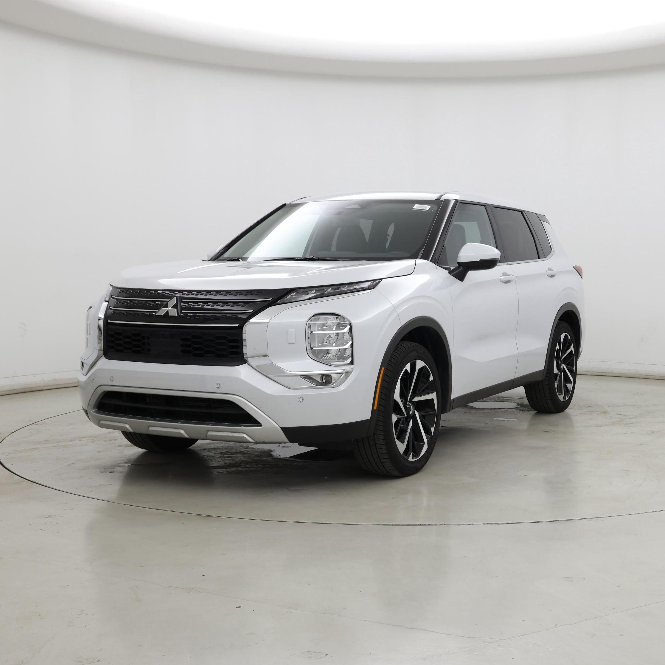 Thumbnail: 2024 Mitsubishi Outlander - 4