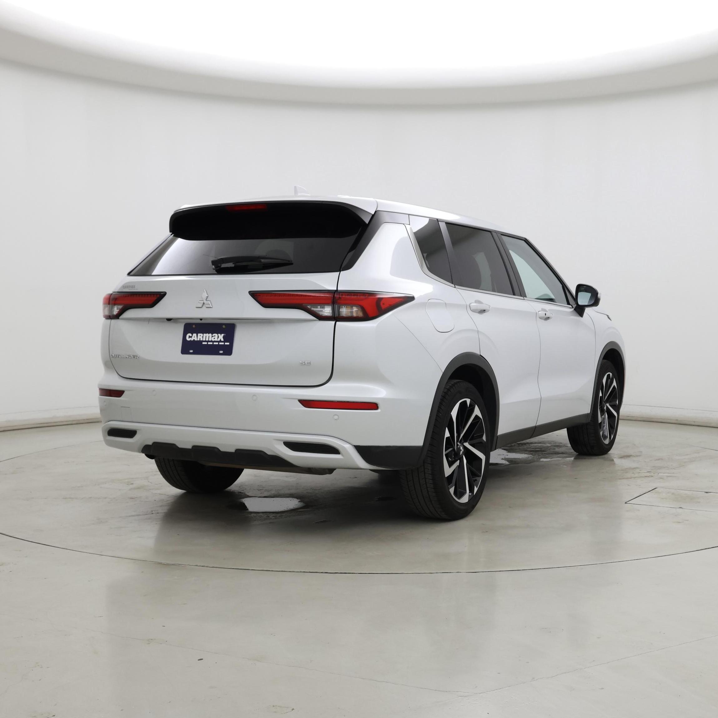 Thumbnail: 2024 Mitsubishi Outlander - 8