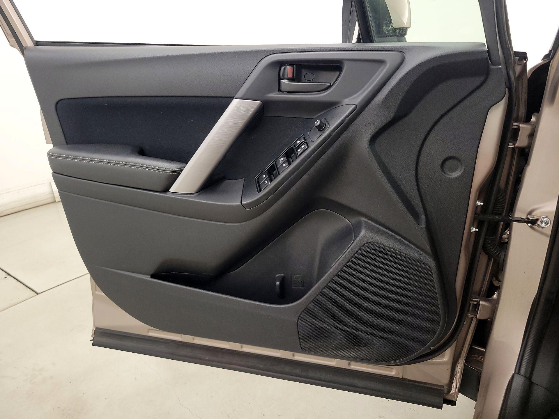 Thumbnail: 2016 Subaru Forester - 12