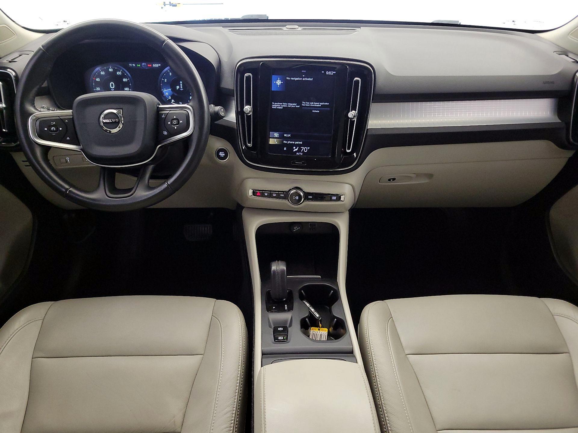 Thumbnail: 2020 Volvo XC40 - 9