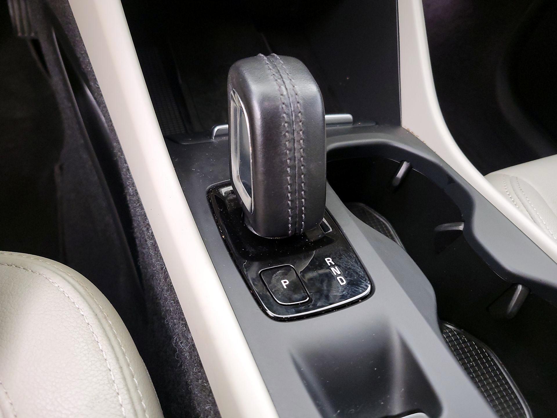 Thumbnail: 2020 Volvo XC40 - 17