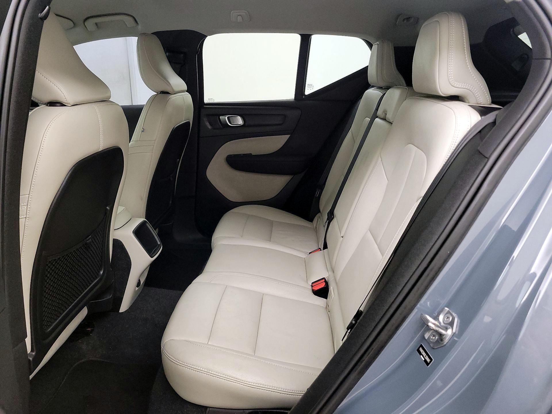 Thumbnail: 2020 Volvo XC40 - 19