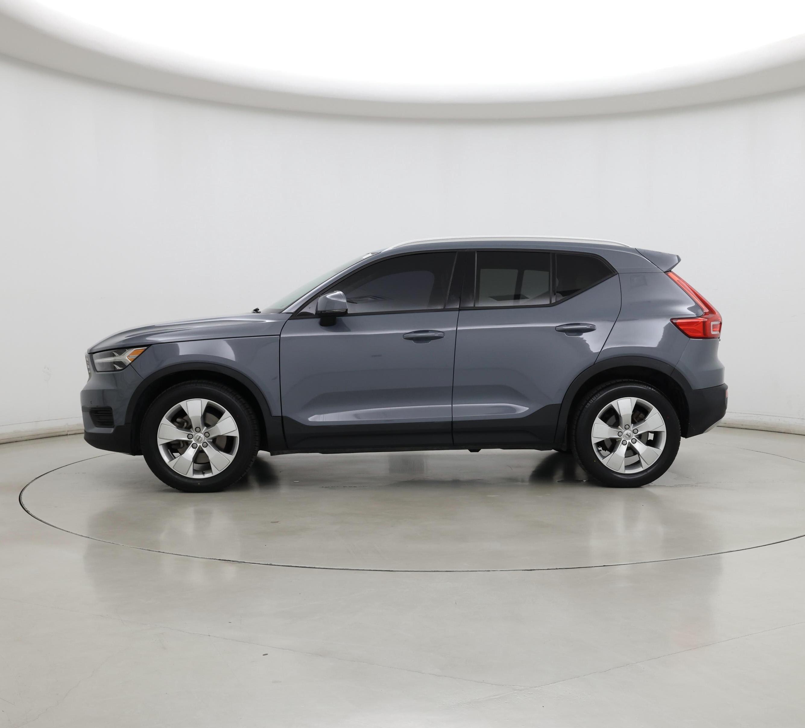 Thumbnail: 2020 Volvo XC40 - 3
