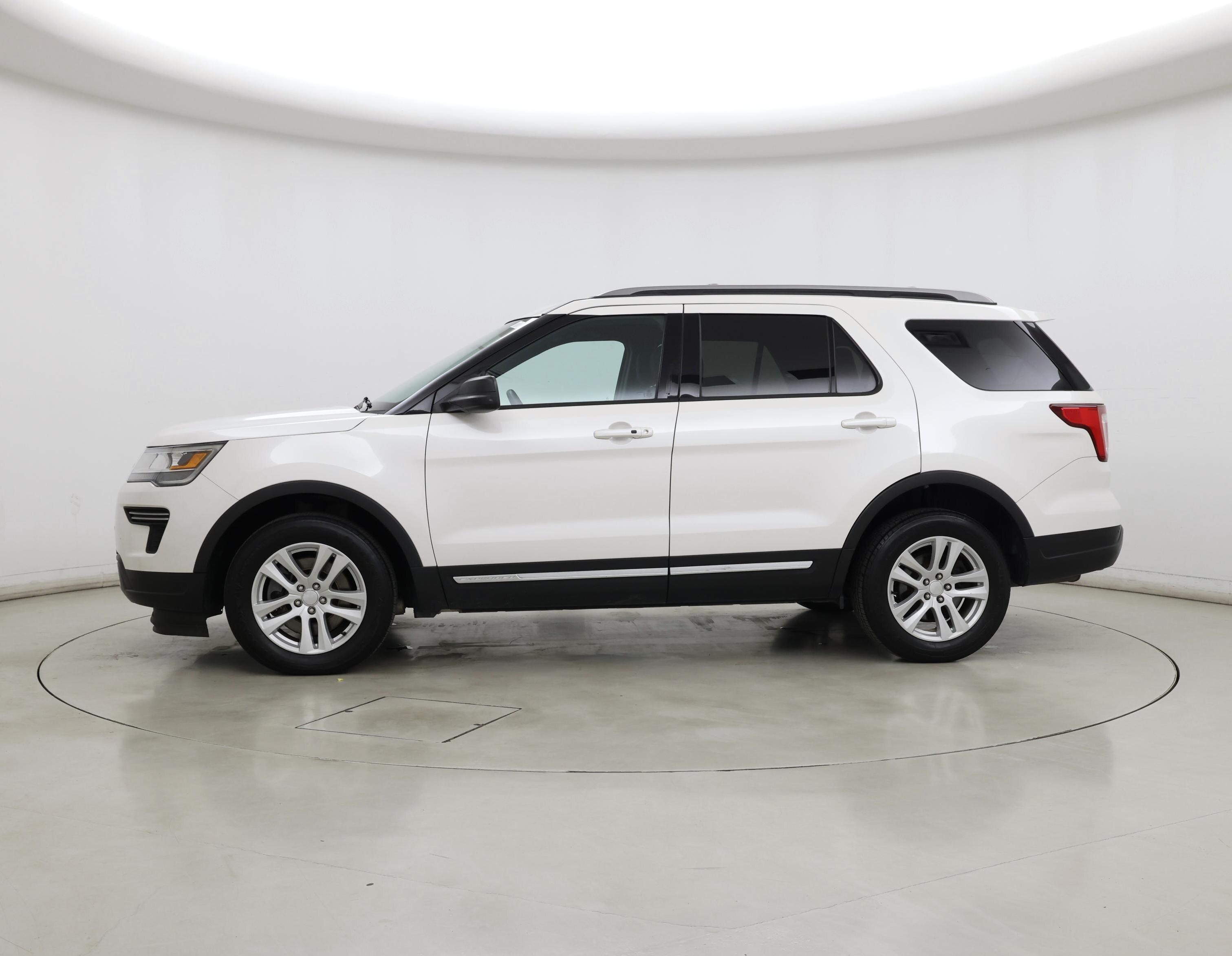 Thumbnail: 2018 Ford Explorer - 3