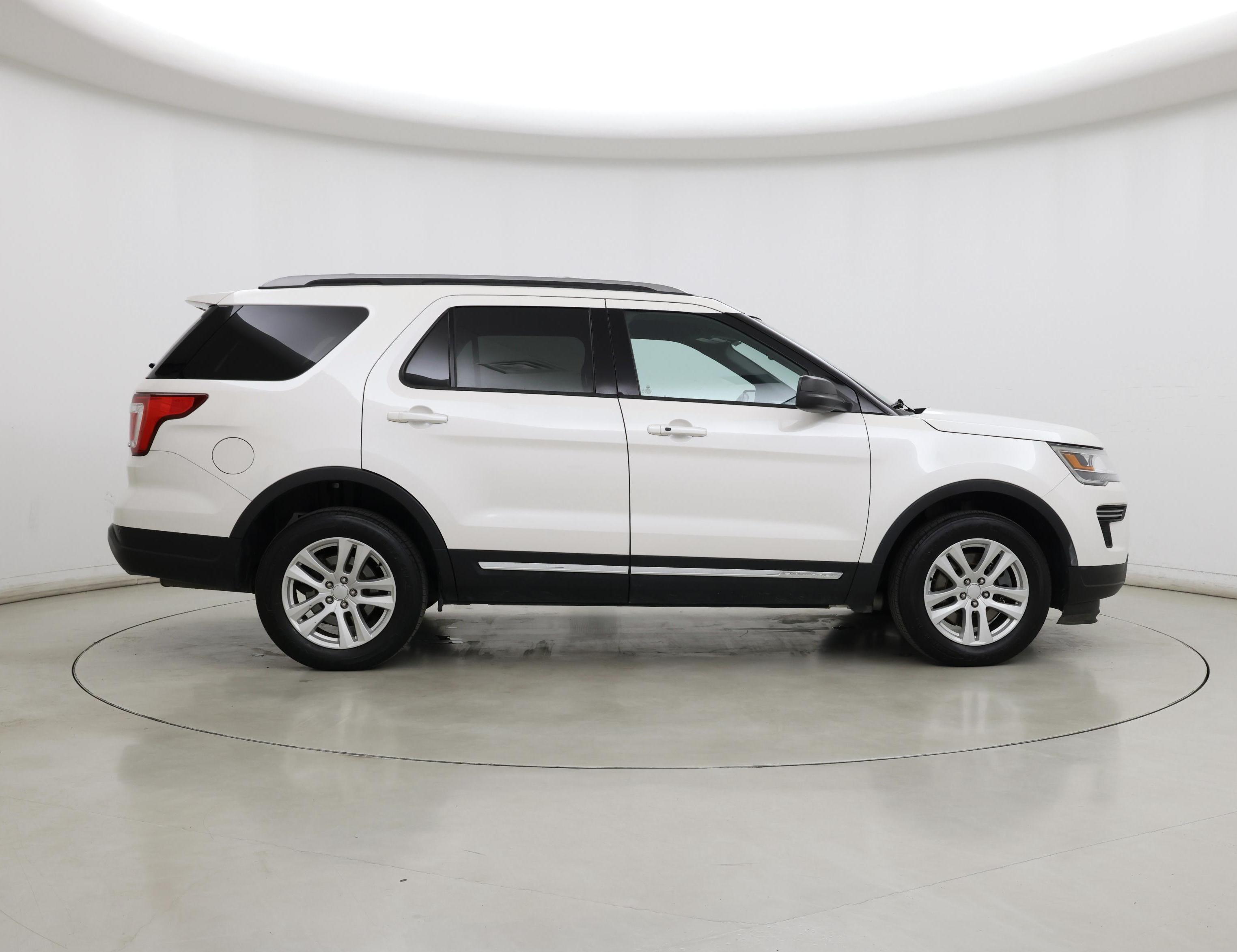 Thumbnail: 2018 Ford Explorer - 7
