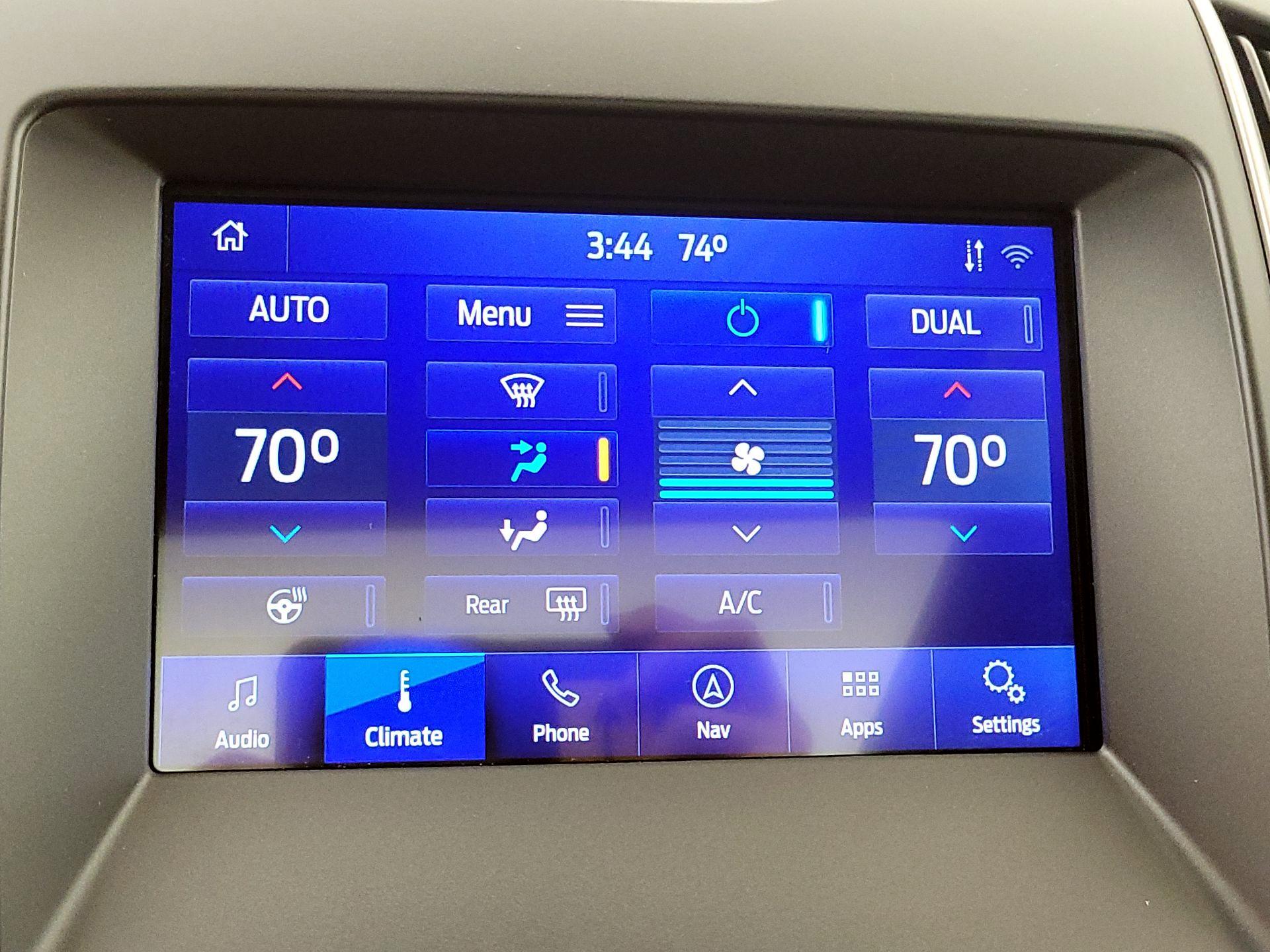 Thumbnail: 2020 Ford Edge - 17