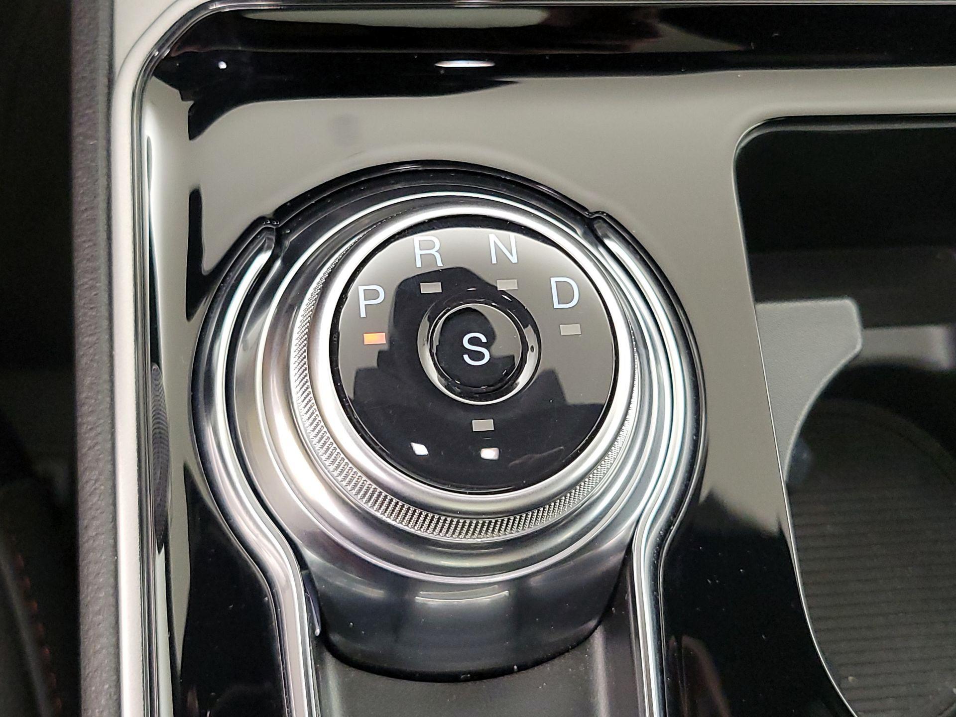 Thumbnail: 2020 Ford Edge - 18