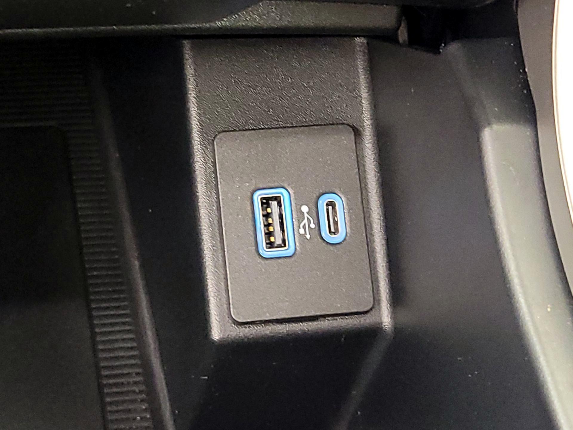 Thumbnail: 2020 Ford Edge - 19