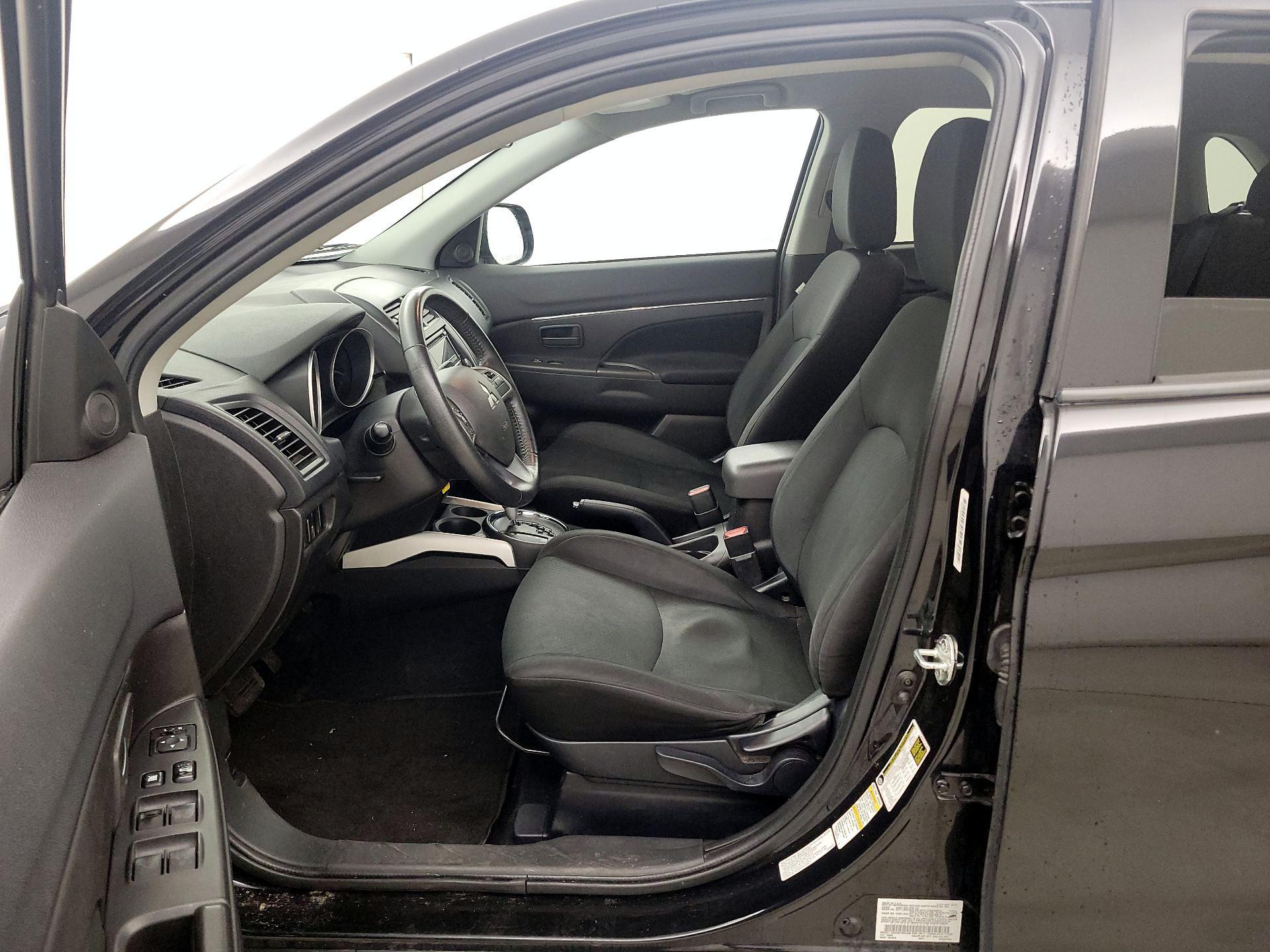 Thumbnail: 2014 Mitsubishi Outlander Sport - 11