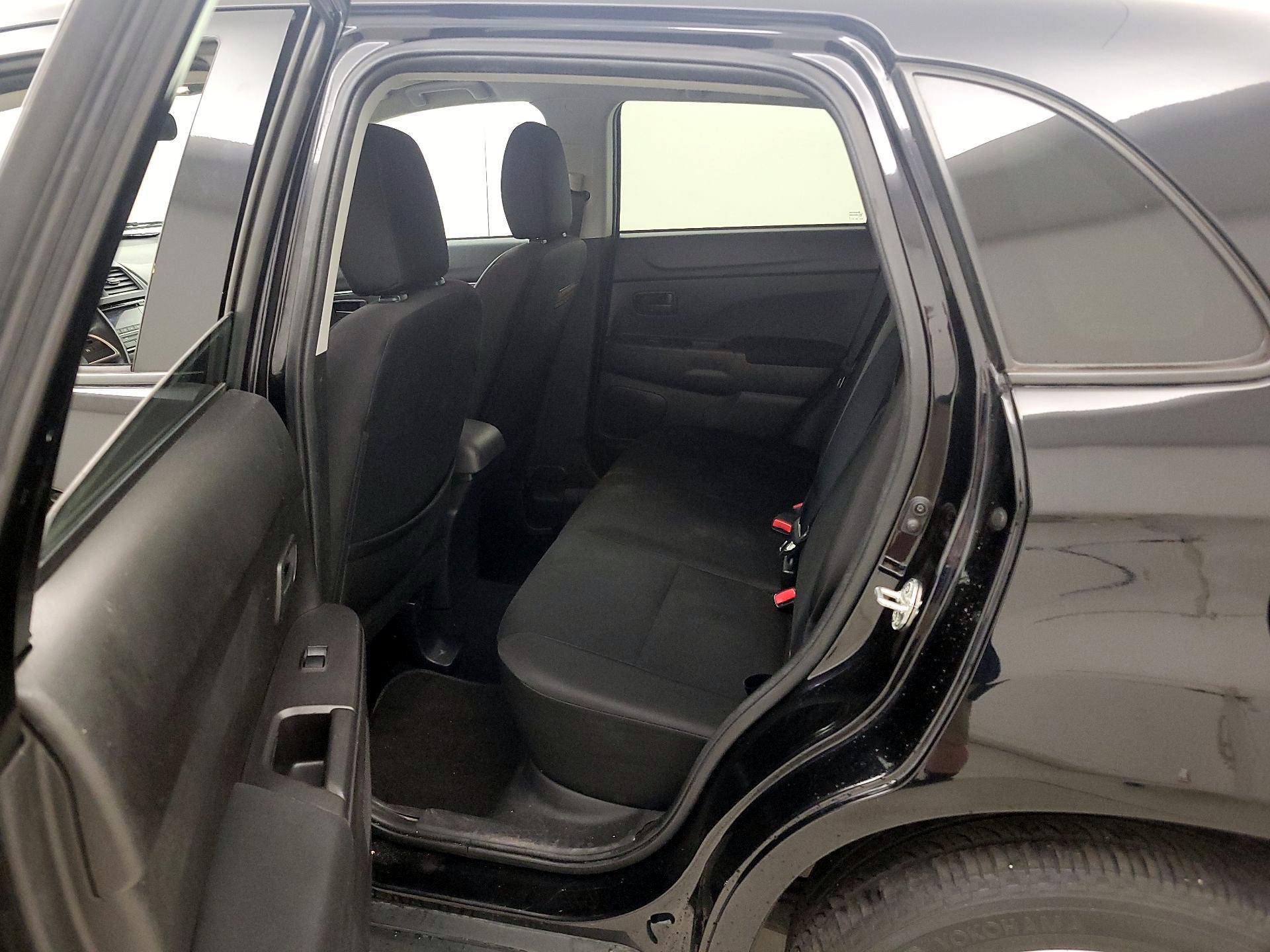 Thumbnail: 2014 Mitsubishi Outlander Sport - 18