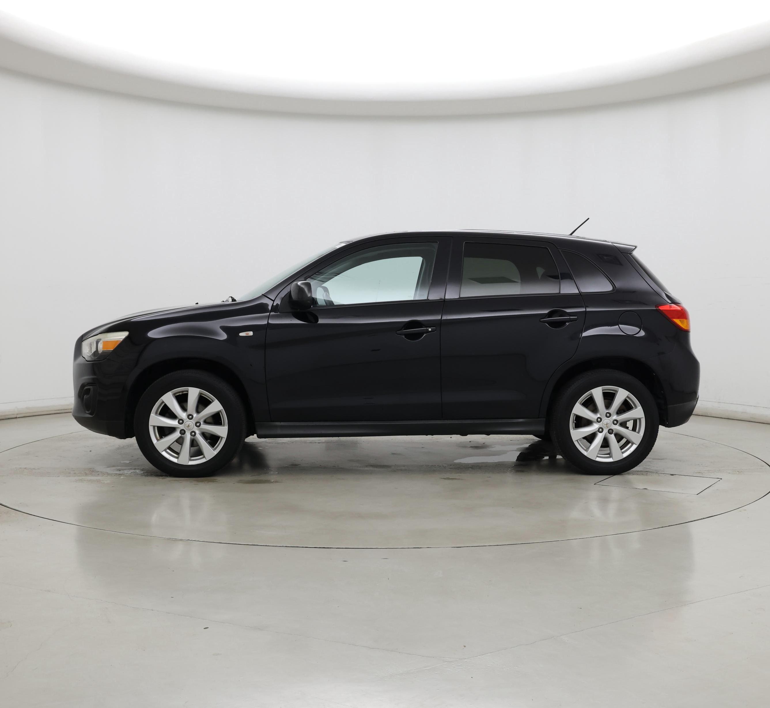 Thumbnail: 2014 Mitsubishi Outlander Sport - 3