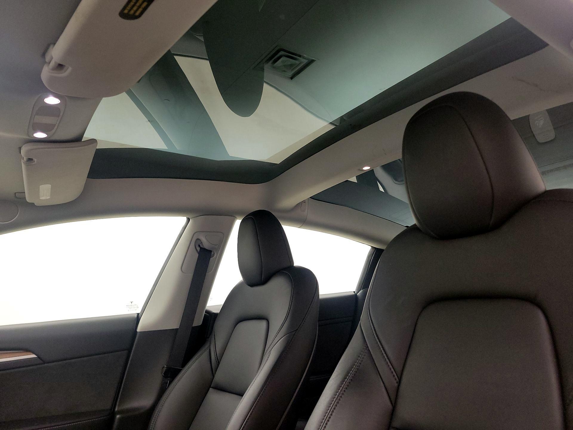 Thumbnail: 2023 Tesla Model 3 - 18