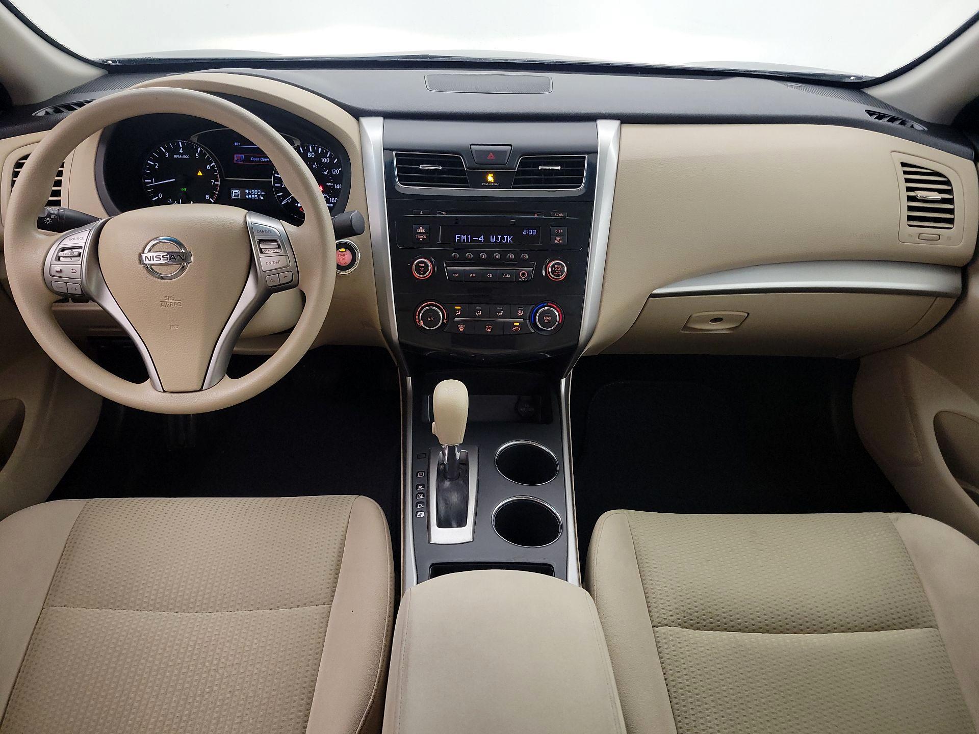 Thumbnail: 2015 Nissan Altima - 9