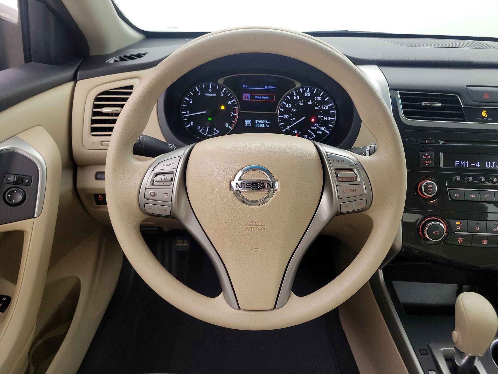 Thumbnail: 2015 Nissan Altima - 10