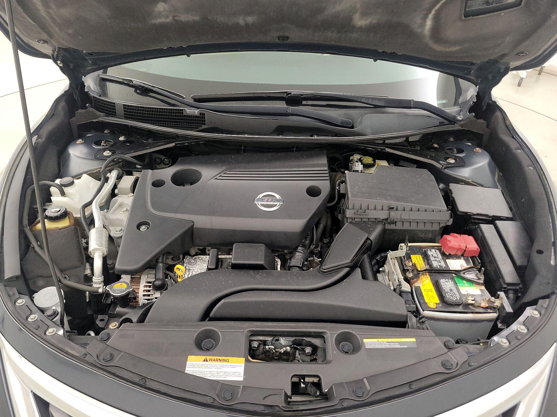 Thumbnail: 2015 Nissan Altima - 20