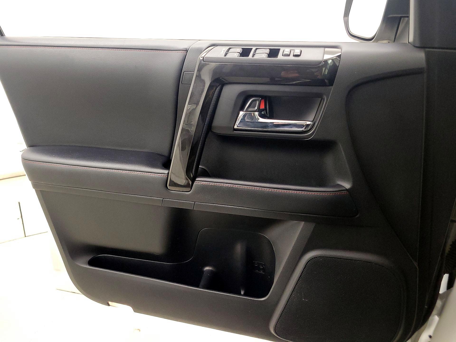 Thumbnail: 2021 Toyota 4Runner - 12