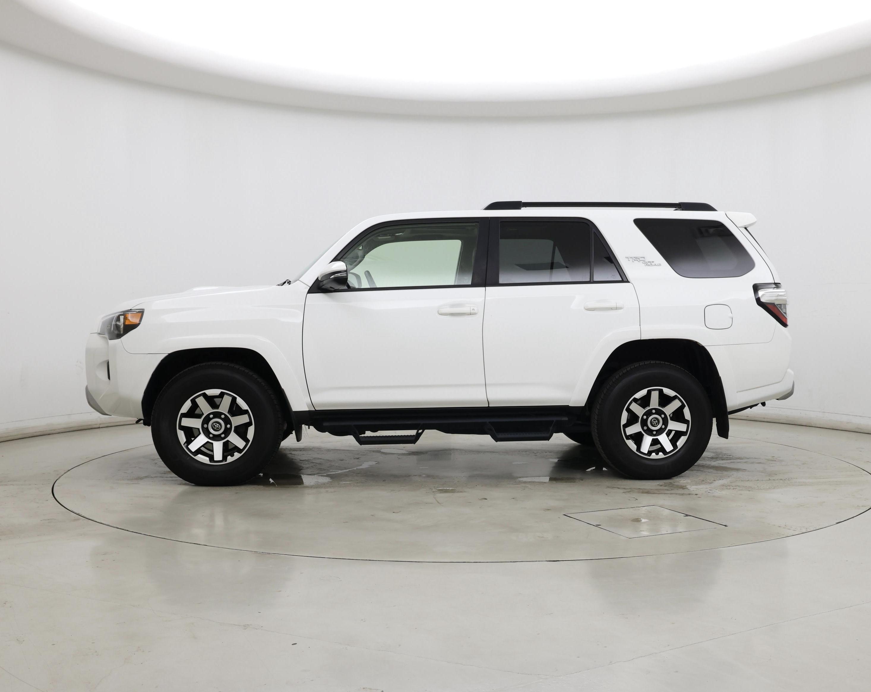 Thumbnail: 2021 Toyota 4Runner - 3