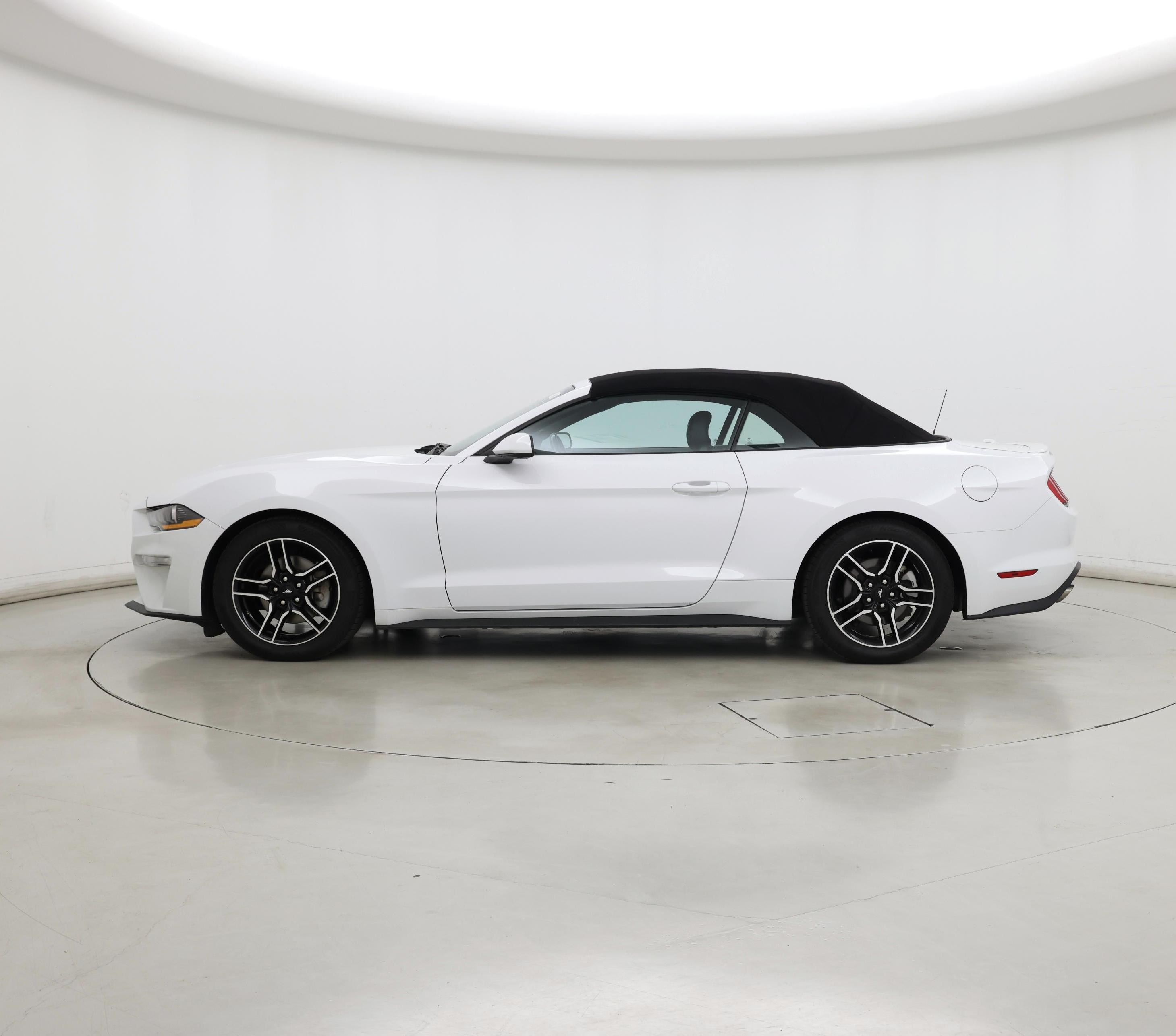 Thumbnail: 2022 Ford Mustang - 3
