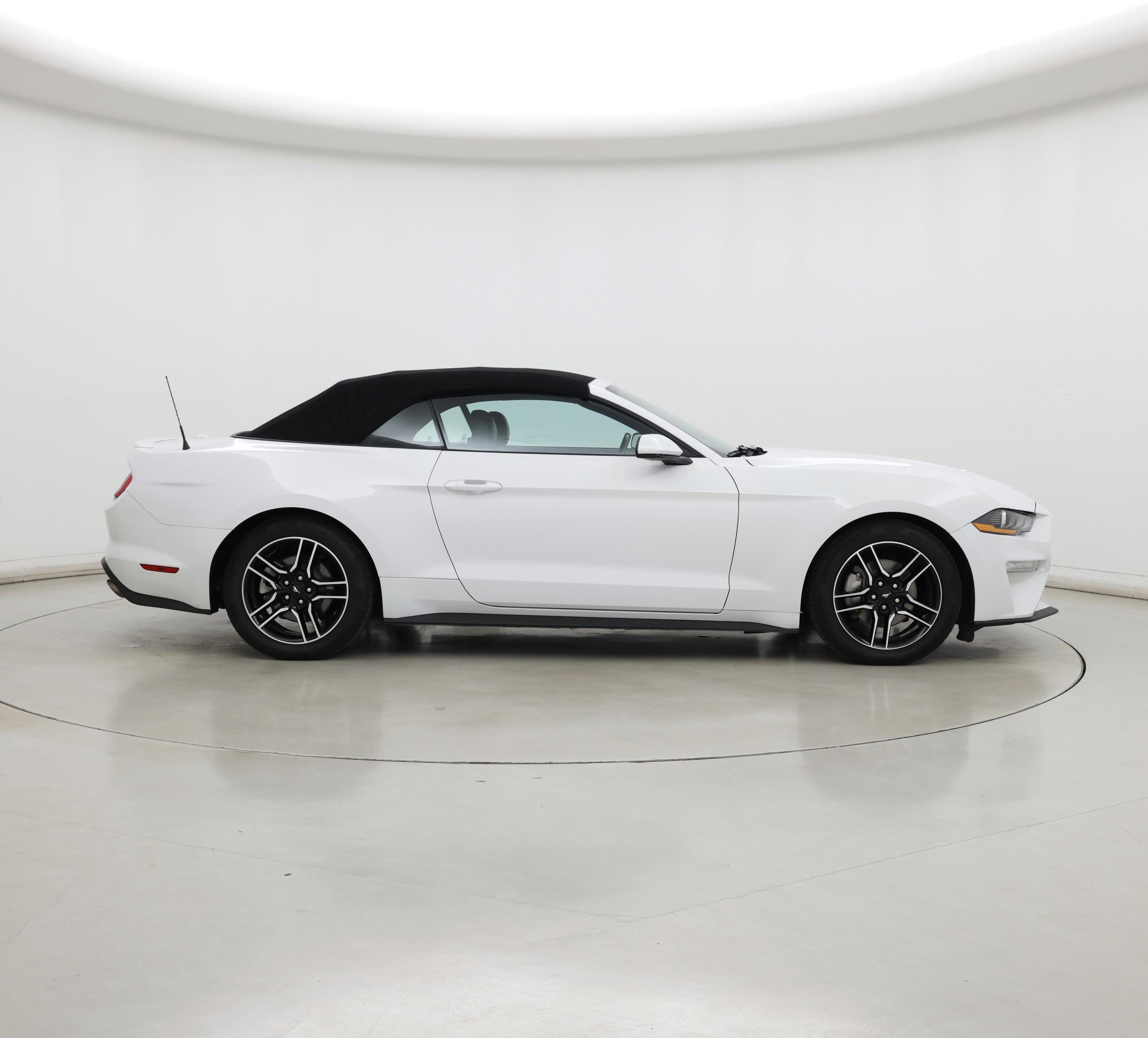 Thumbnail: 2022 Ford Mustang - 7
