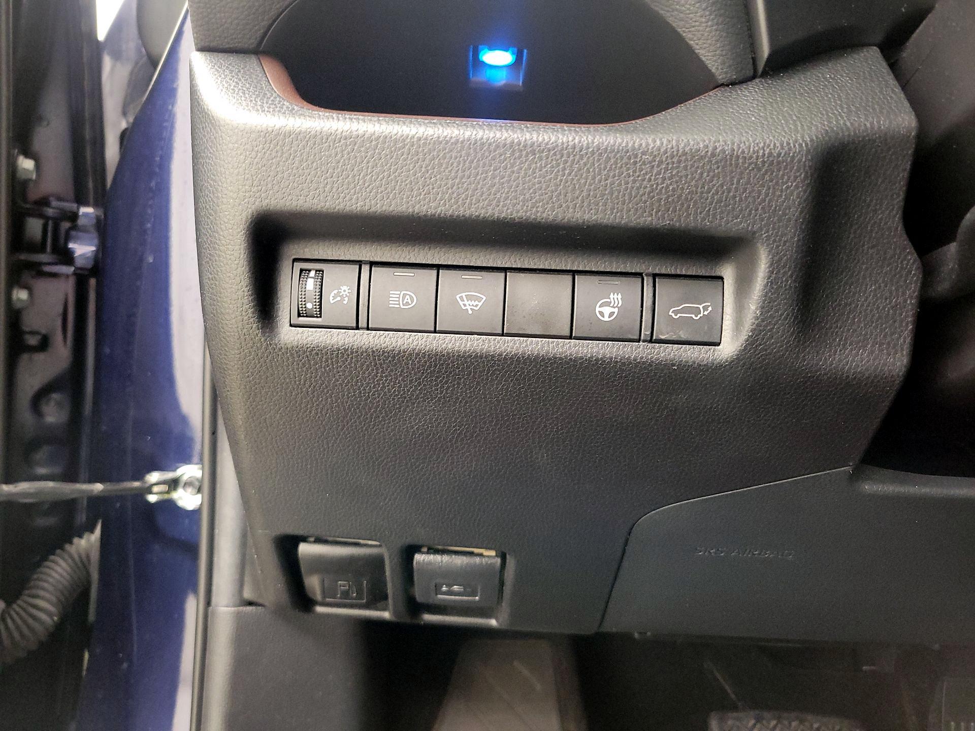 Thumbnail: 2021 Toyota RAV4 - 13