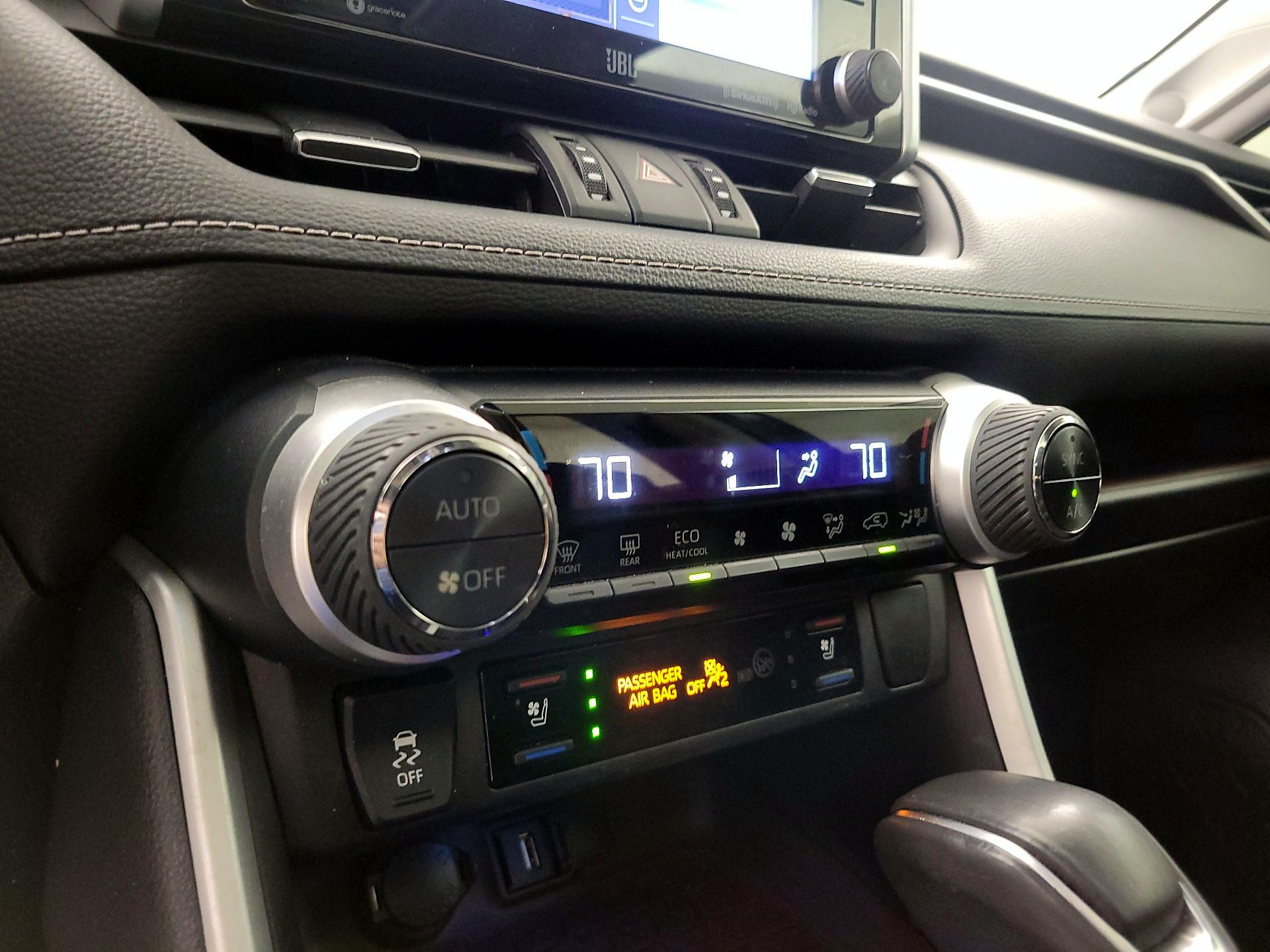 Thumbnail: 2021 Toyota RAV4 - 17