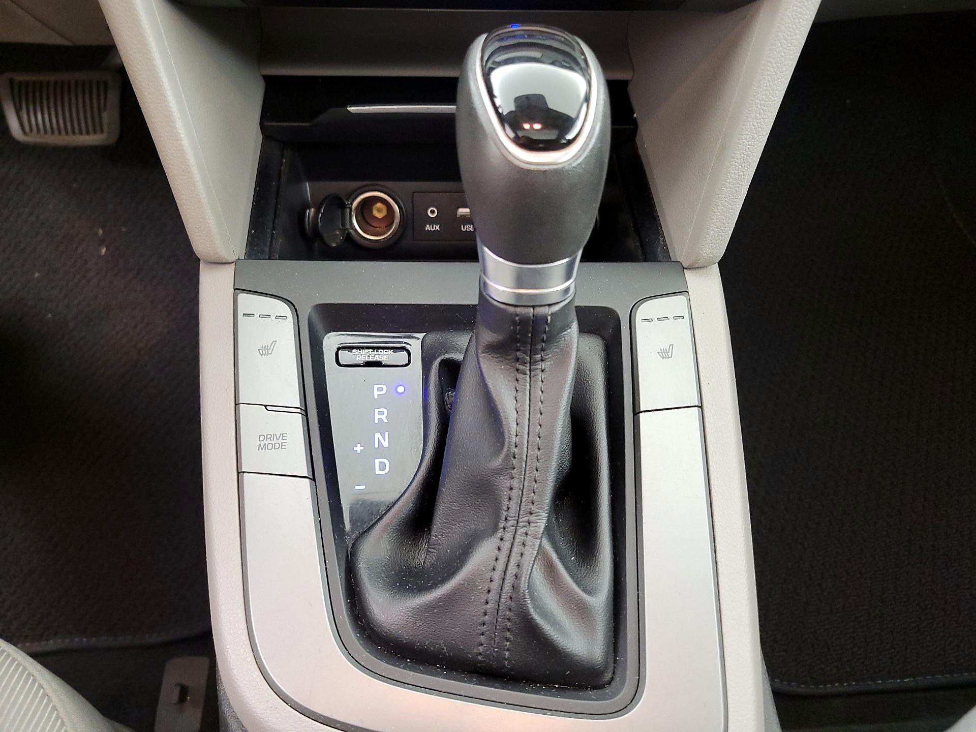Thumbnail: 2018 Hyundai Elantra - 17
