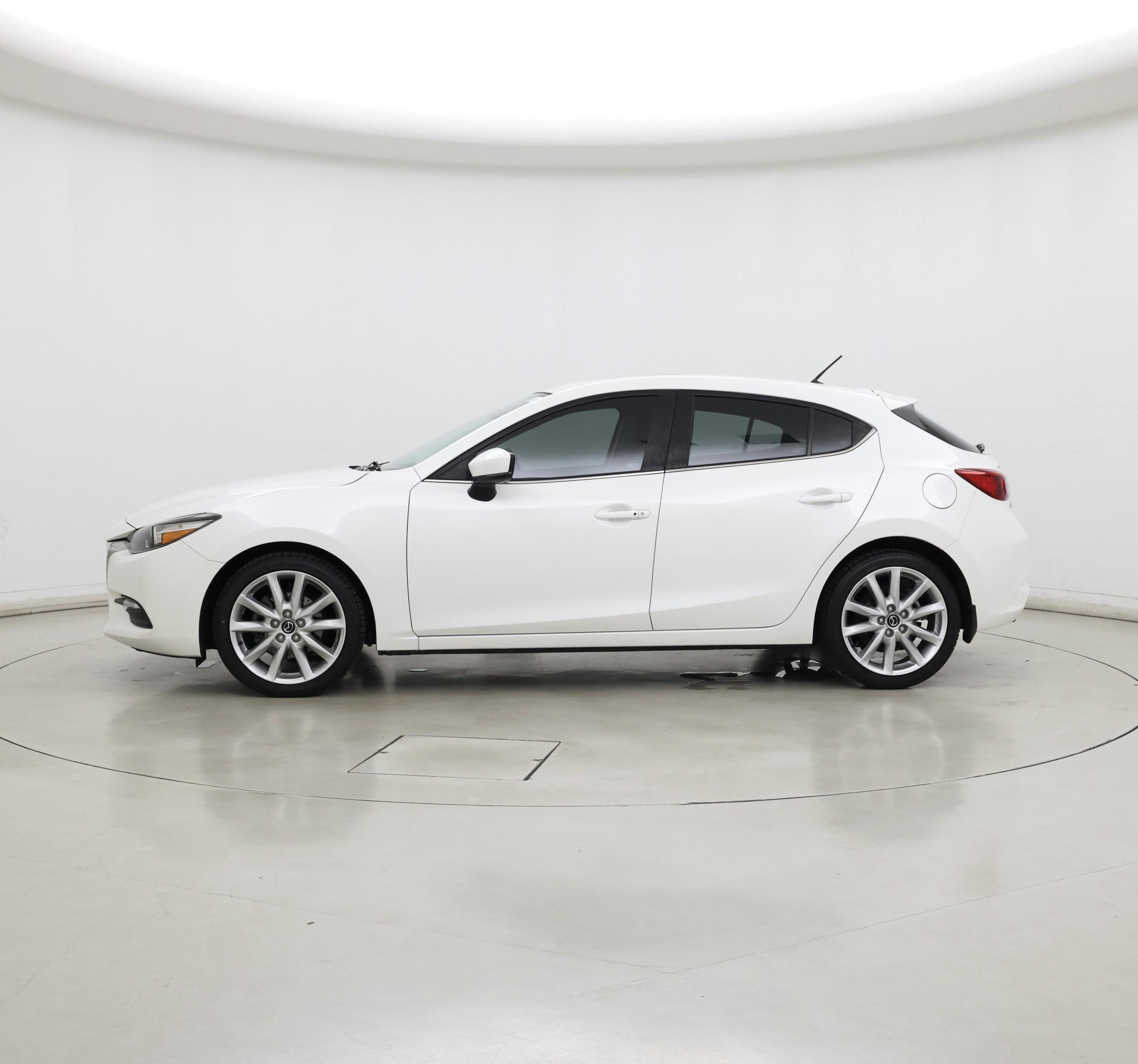 Thumbnail: 2017 Mazda Mazda3 - 3