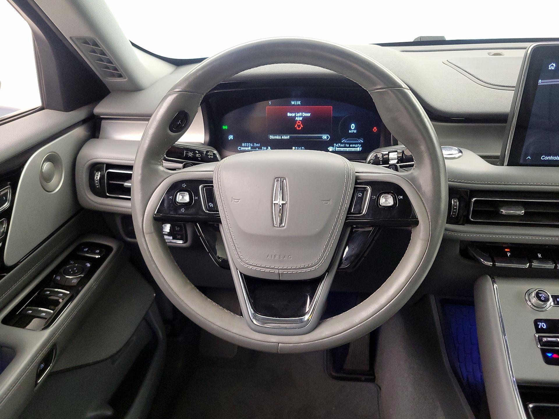 Thumbnail: 2020 Lincoln Aviator - 10
