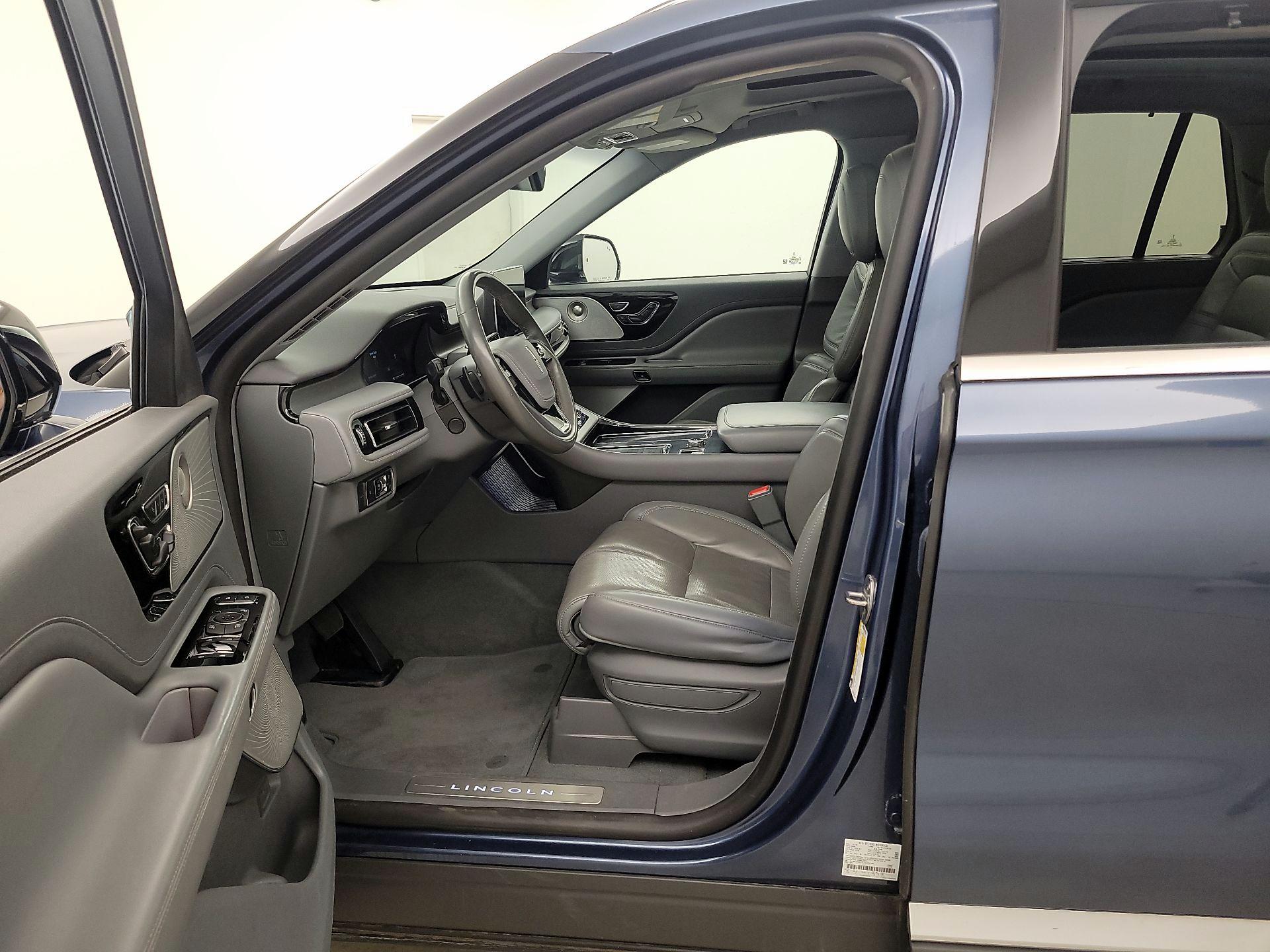 Thumbnail: 2020 Lincoln Aviator - 11