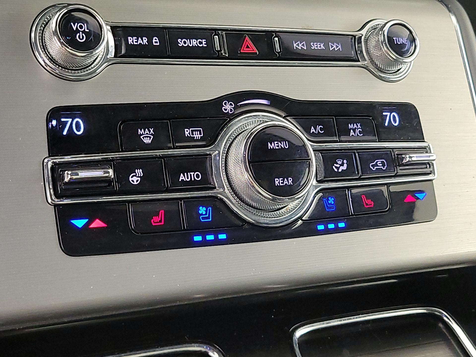 Thumbnail: 2020 Lincoln Aviator - 17