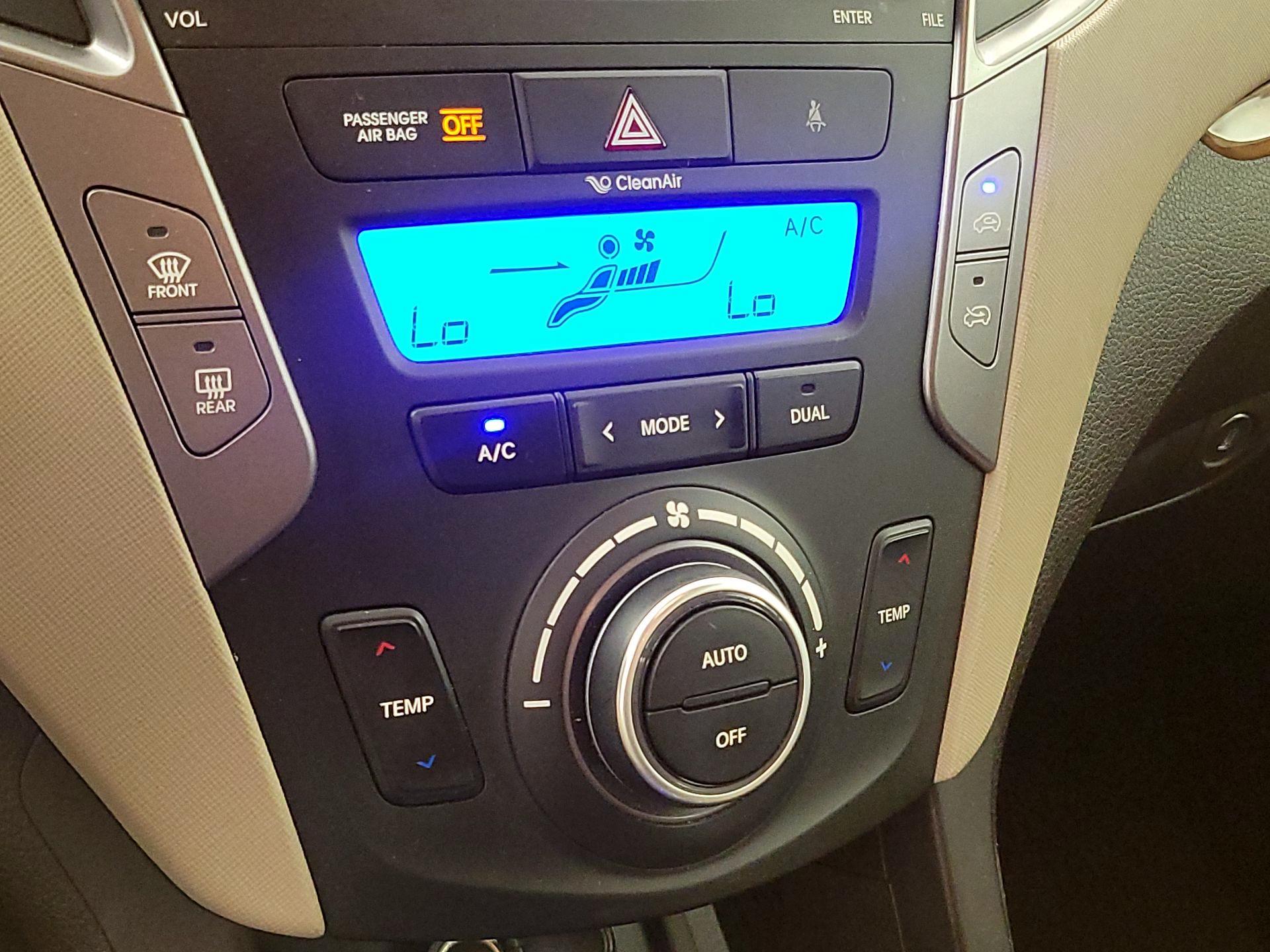 Thumbnail: 2014 Hyundai Santa Fe - 16