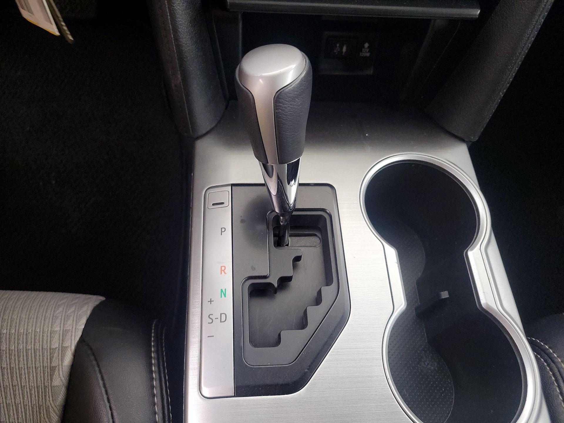Thumbnail: 2014 Toyota Camry - 17