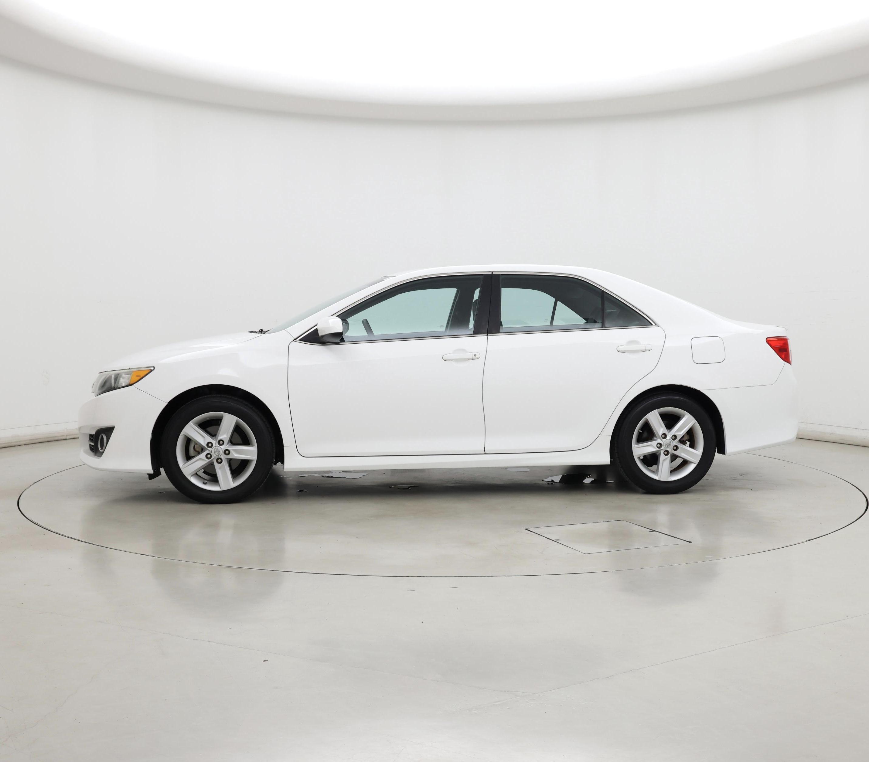 Thumbnail: 2014 Toyota Camry - 3