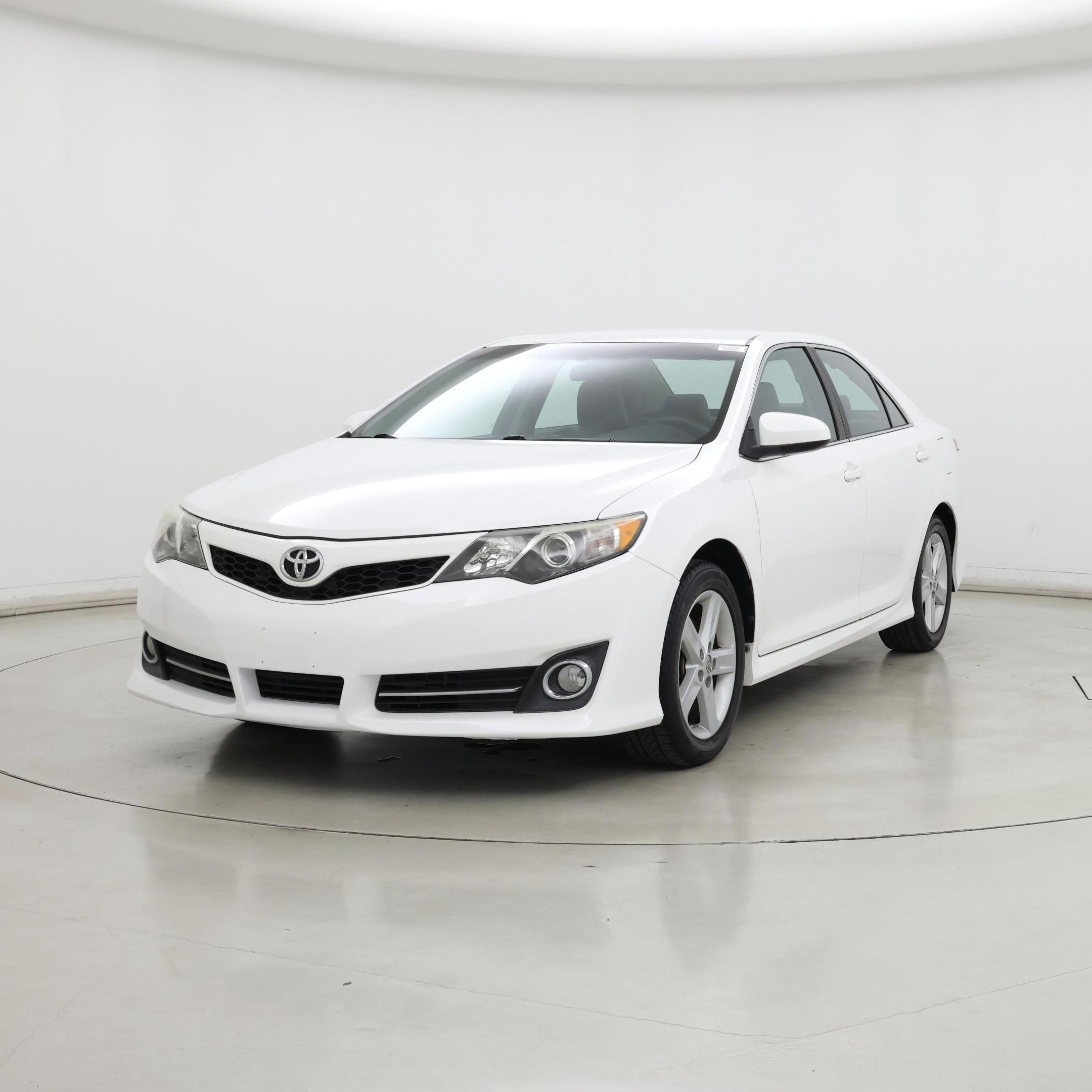 Thumbnail: 2014 Toyota Camry - 4