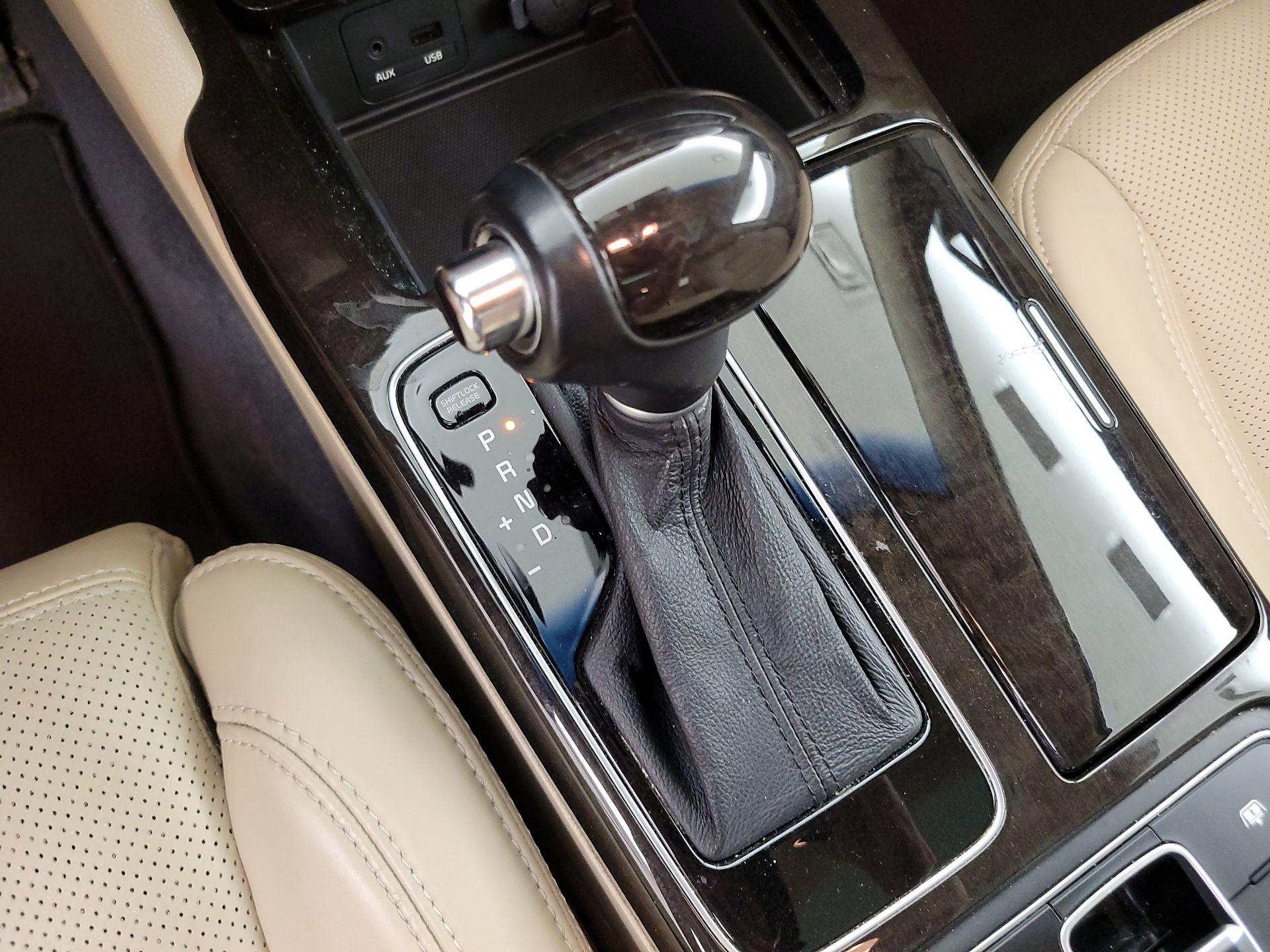 Thumbnail: 2014 Kia Cadenza - 17