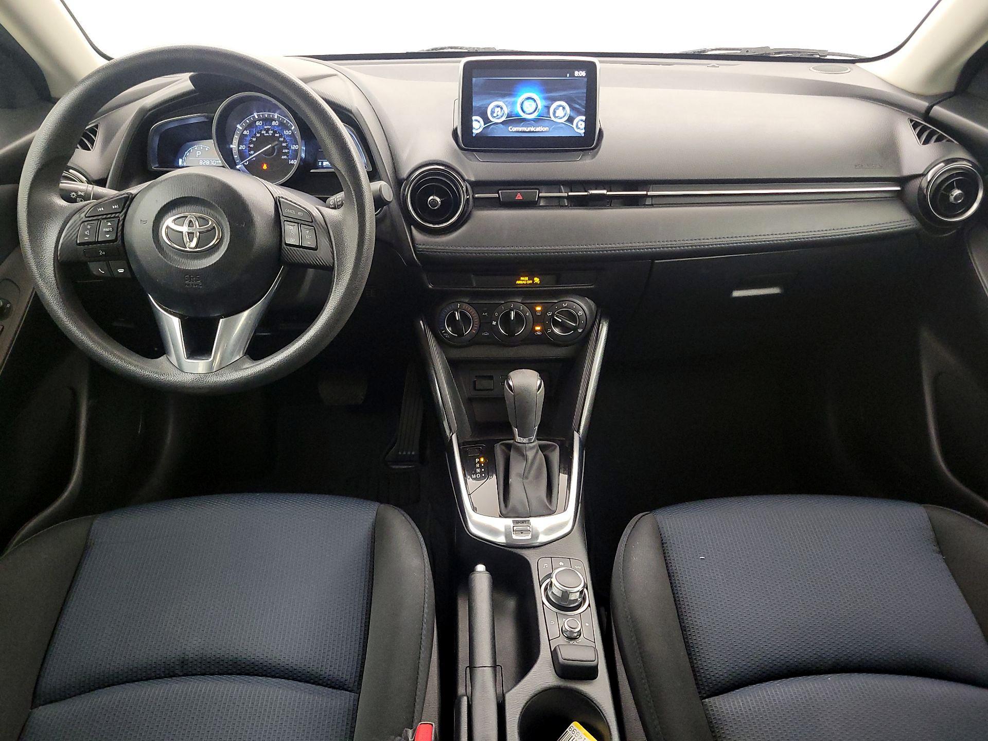 Thumbnail: 2017 Toyota Yaris iA - 9