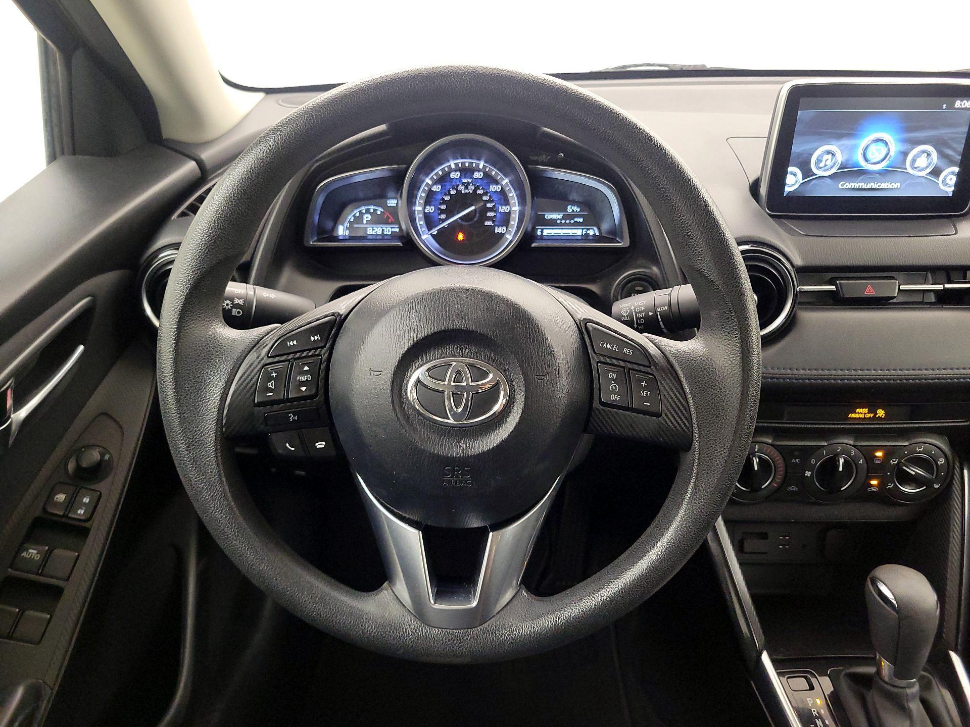 Thumbnail: 2017 Toyota Yaris iA - 10
