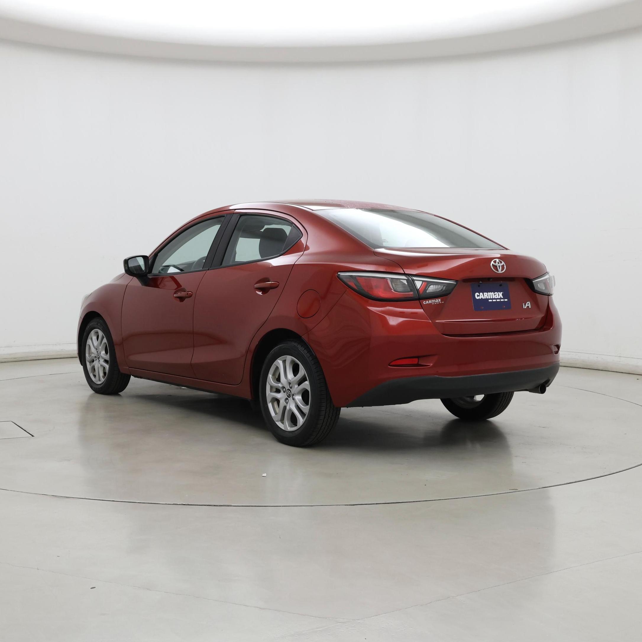 Thumbnail: 2017 Toyota Yaris iA - 2