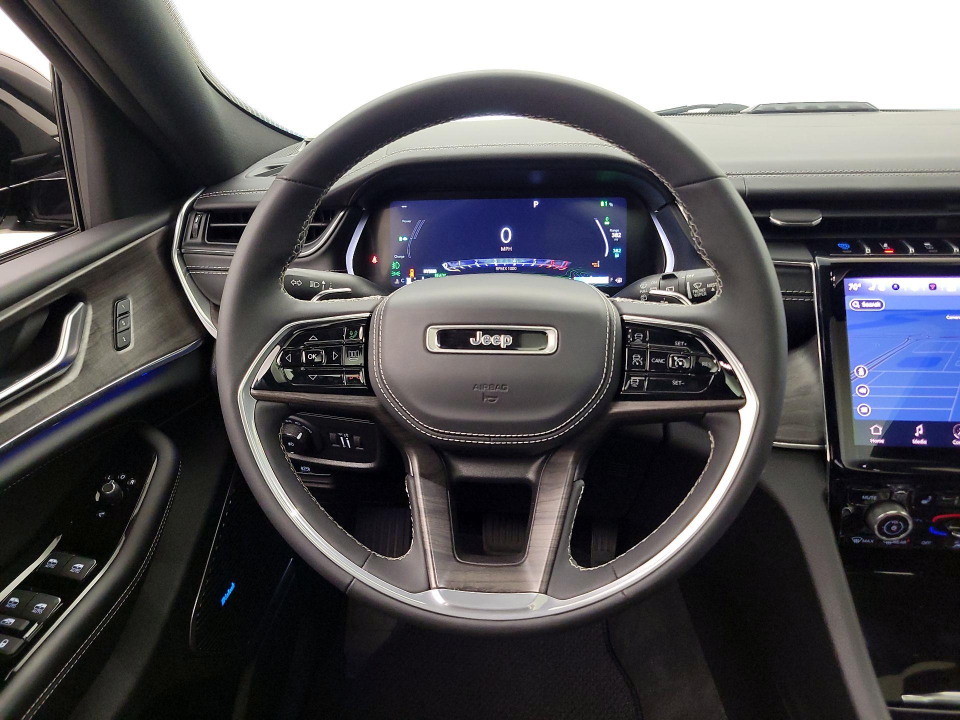 Thumbnail: 2023 Jeep Grand Cherokee - 10