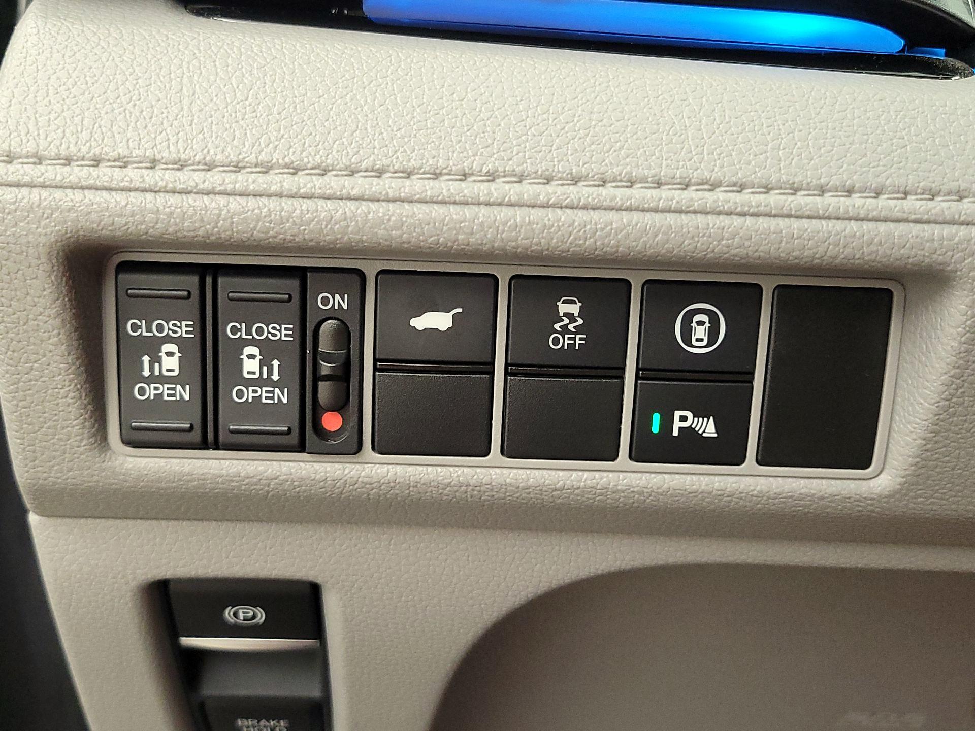 Thumbnail: 2023 Honda Odyssey - 14