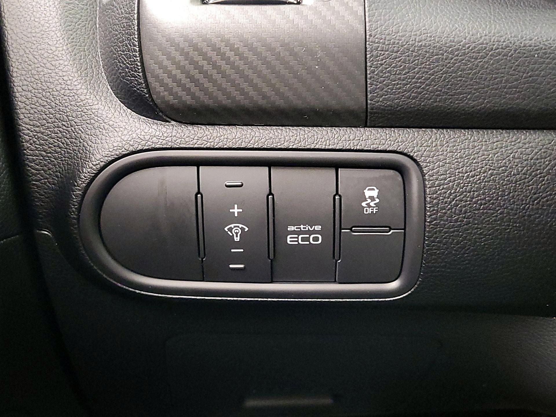 Thumbnail: 2015 Kia Forte - 13