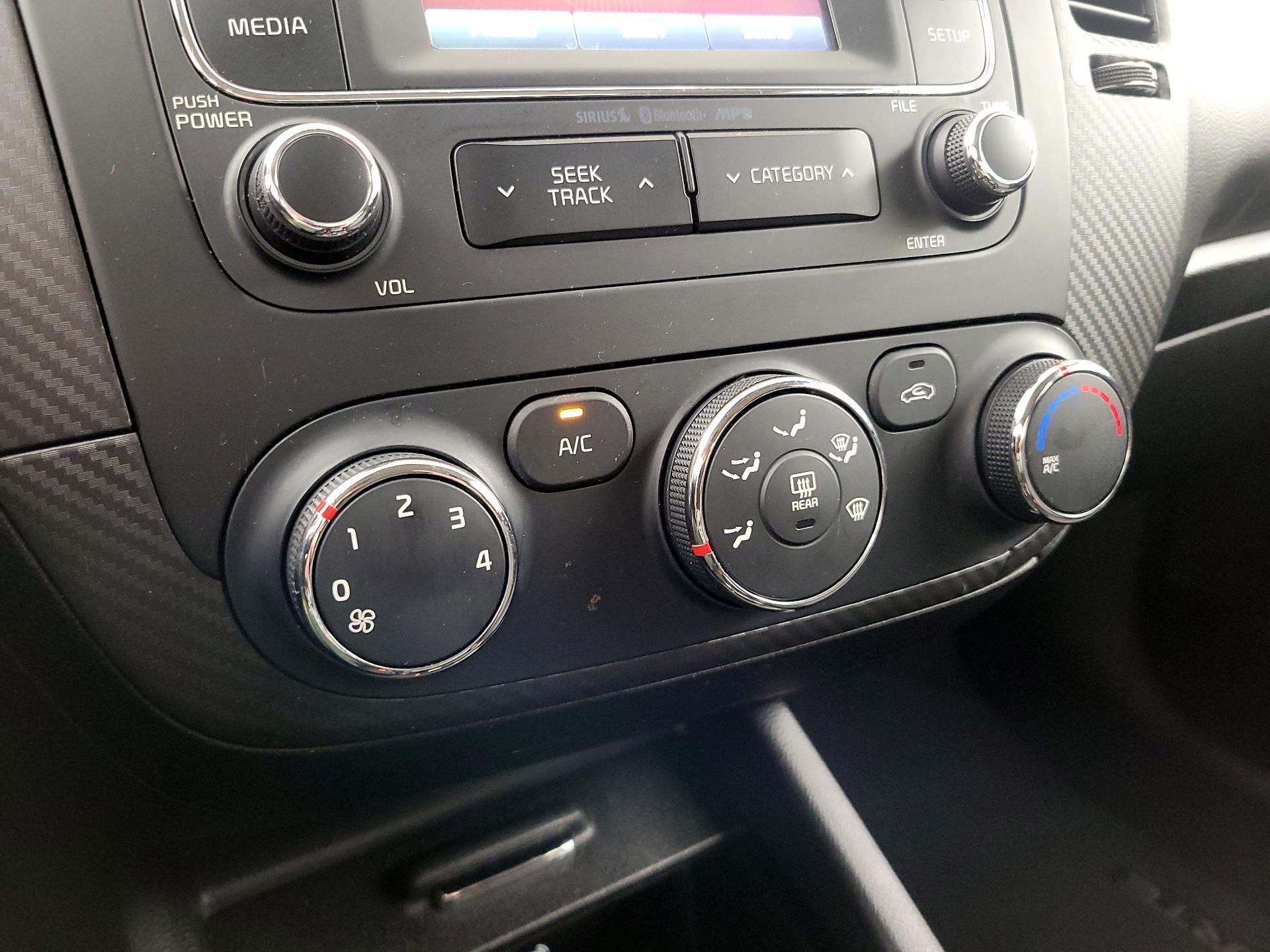 Thumbnail: 2015 Kia Forte - 16