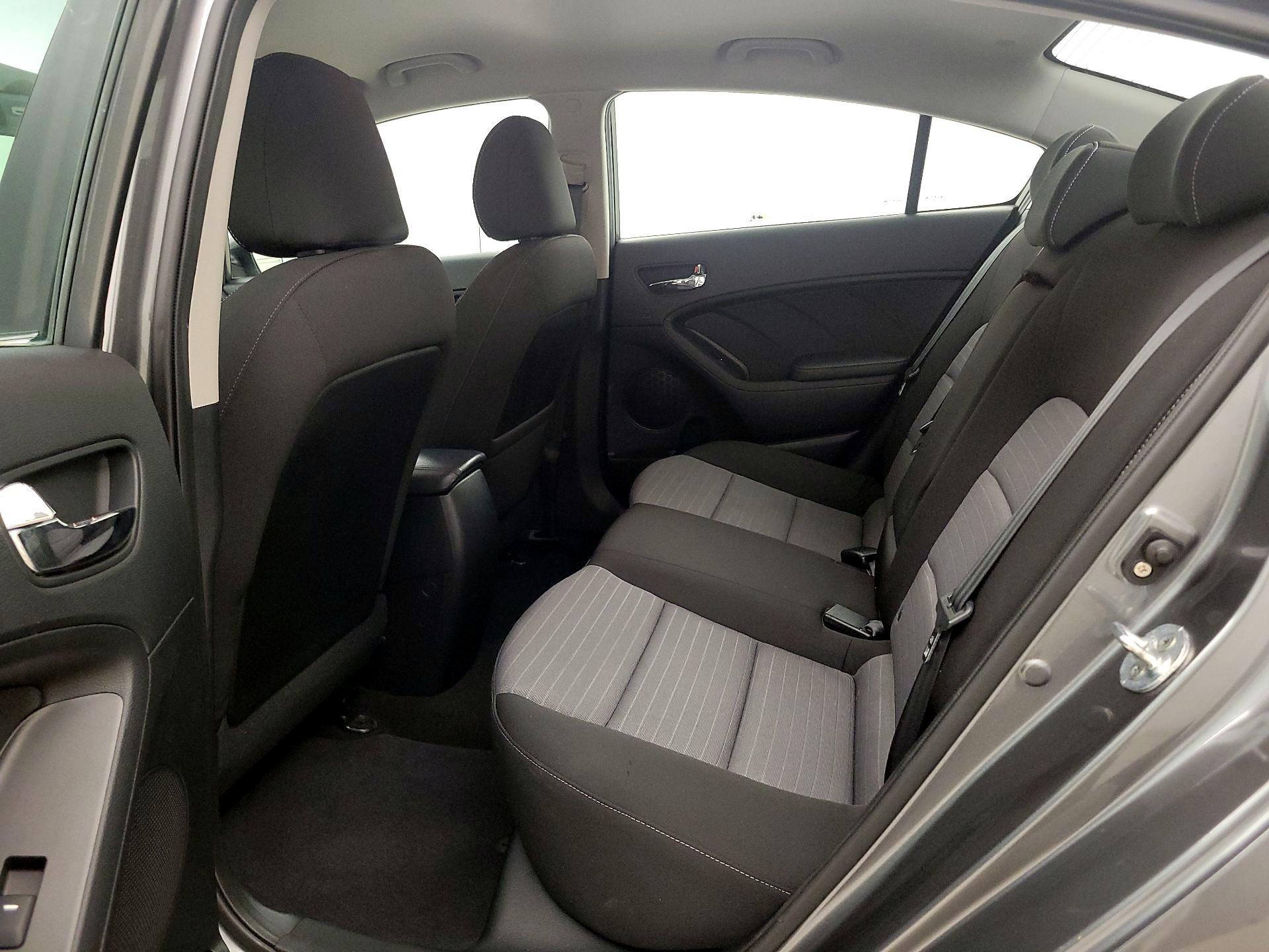 Thumbnail: 2015 Kia Forte - 19