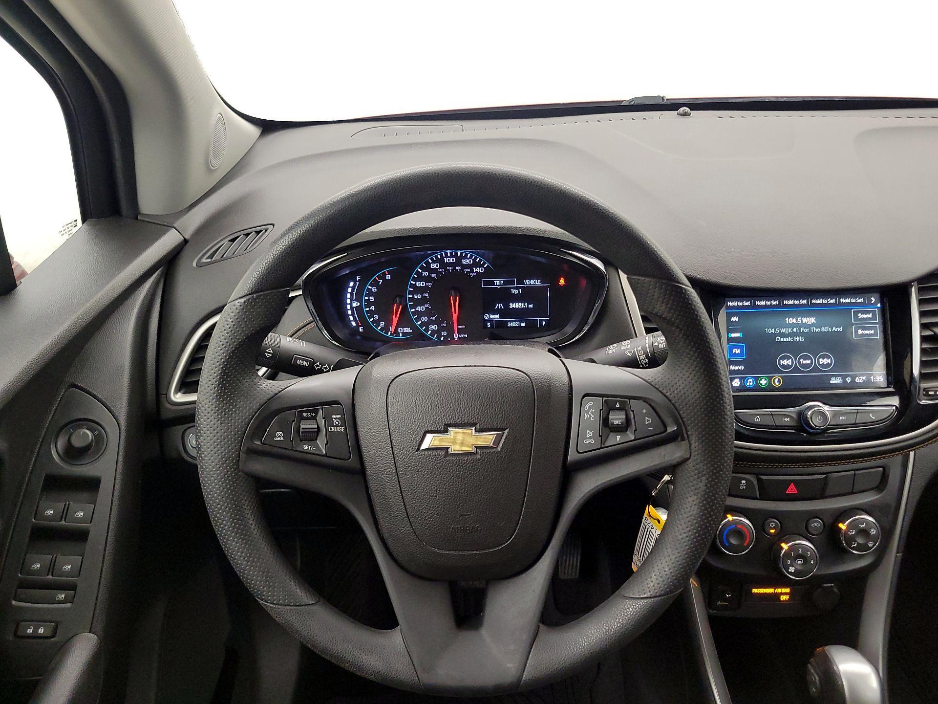 Thumbnail: 2018 Chevrolet Trax - 10