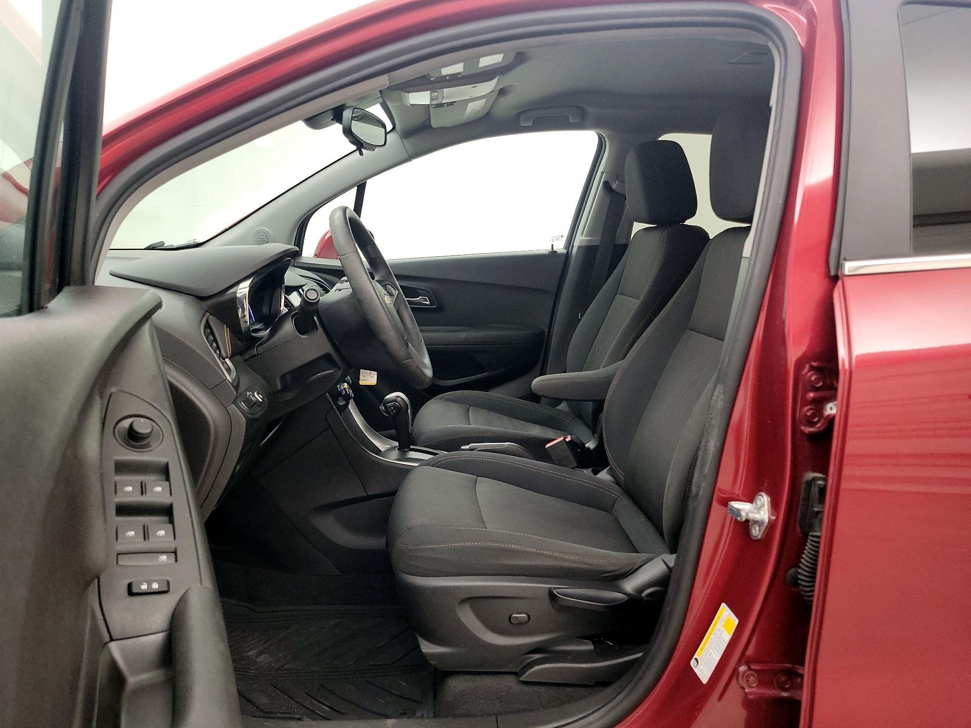 Thumbnail: 2018 Chevrolet Trax - 11