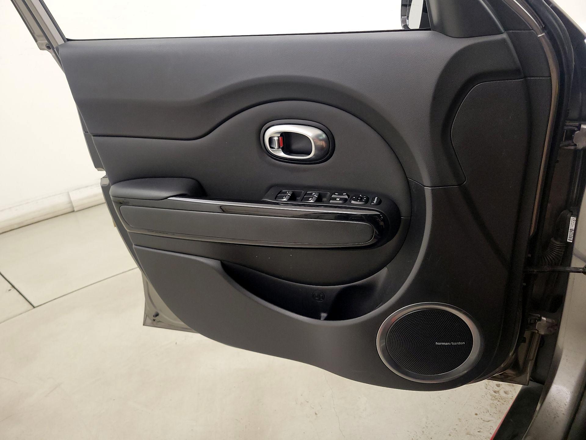 Thumbnail: 2017 Kia Soul - 12