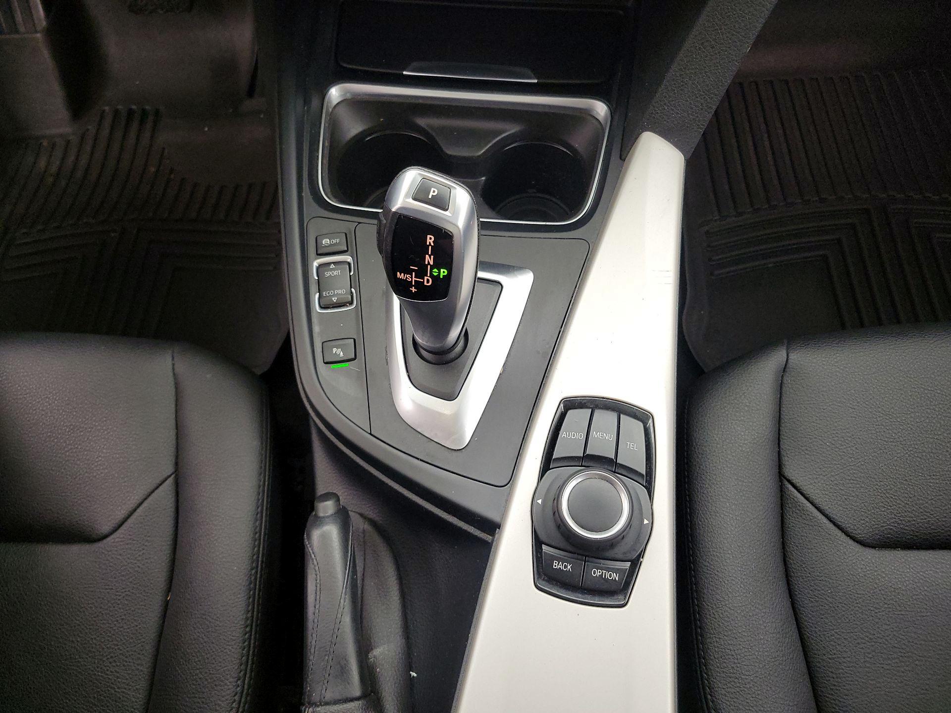 Thumbnail: 2015 BMW 3 Series - 17