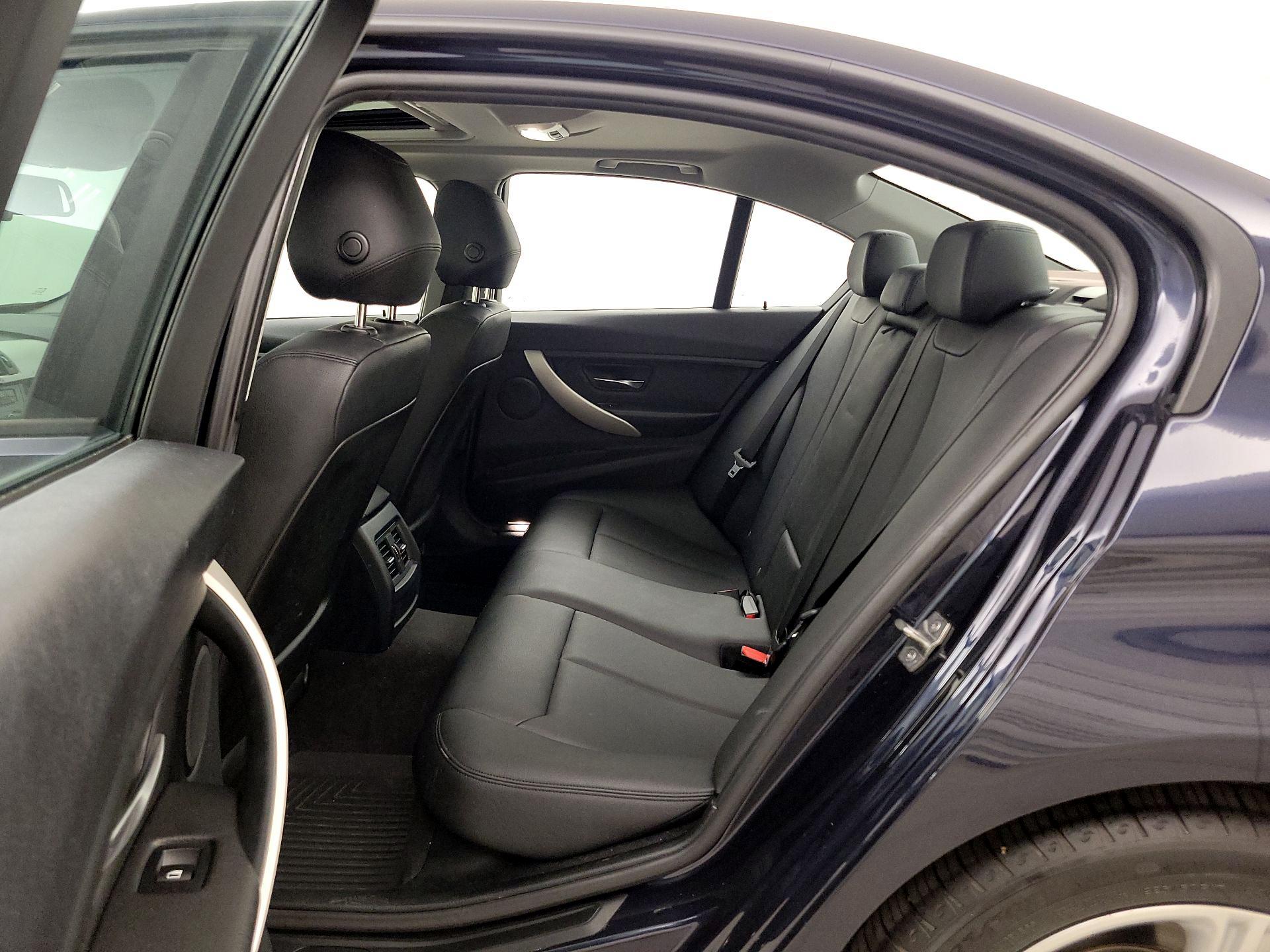 Thumbnail: 2015 BMW 3 Series - 20