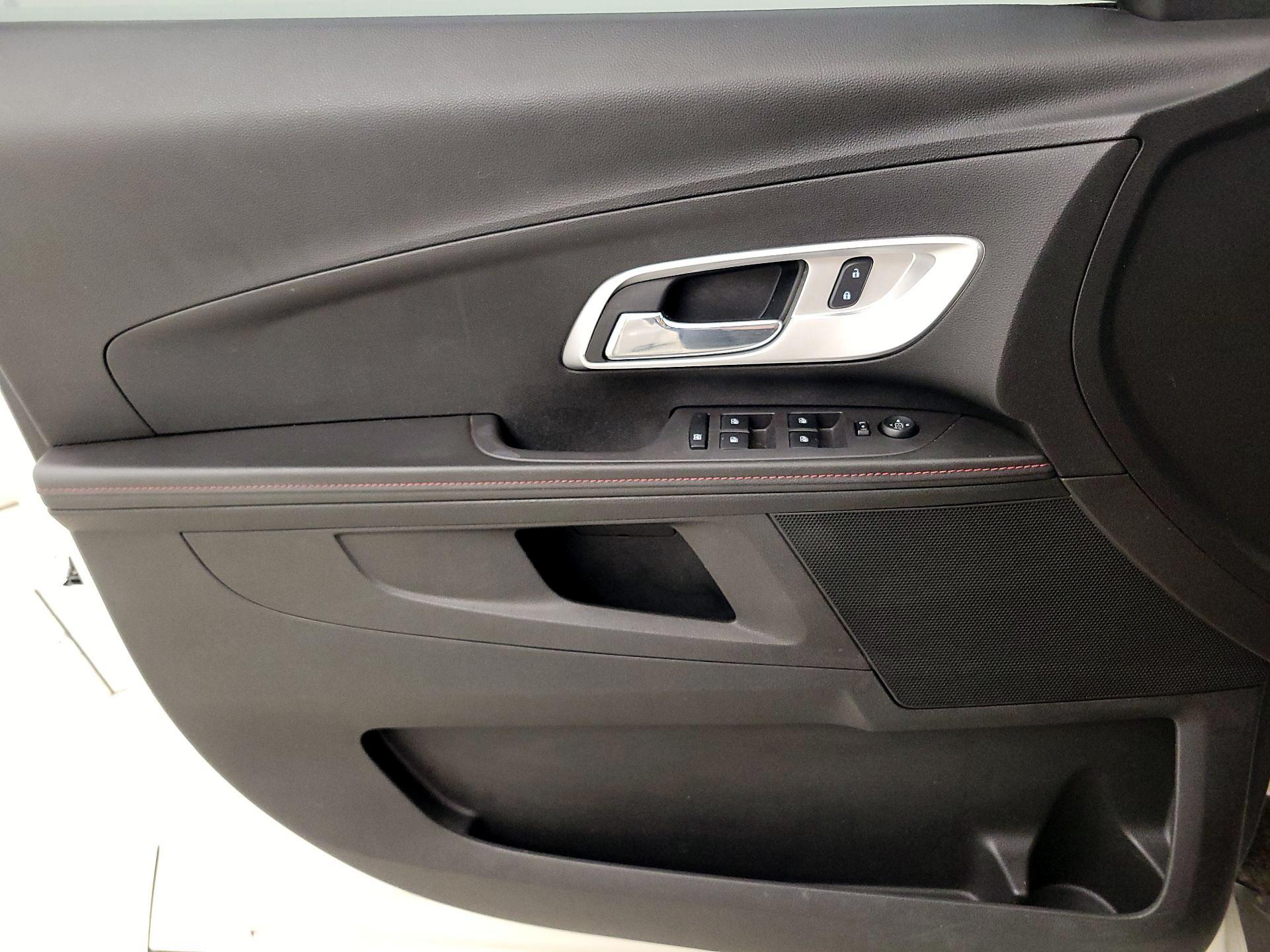 Thumbnail: 2015 Chevrolet Equinox - 12
