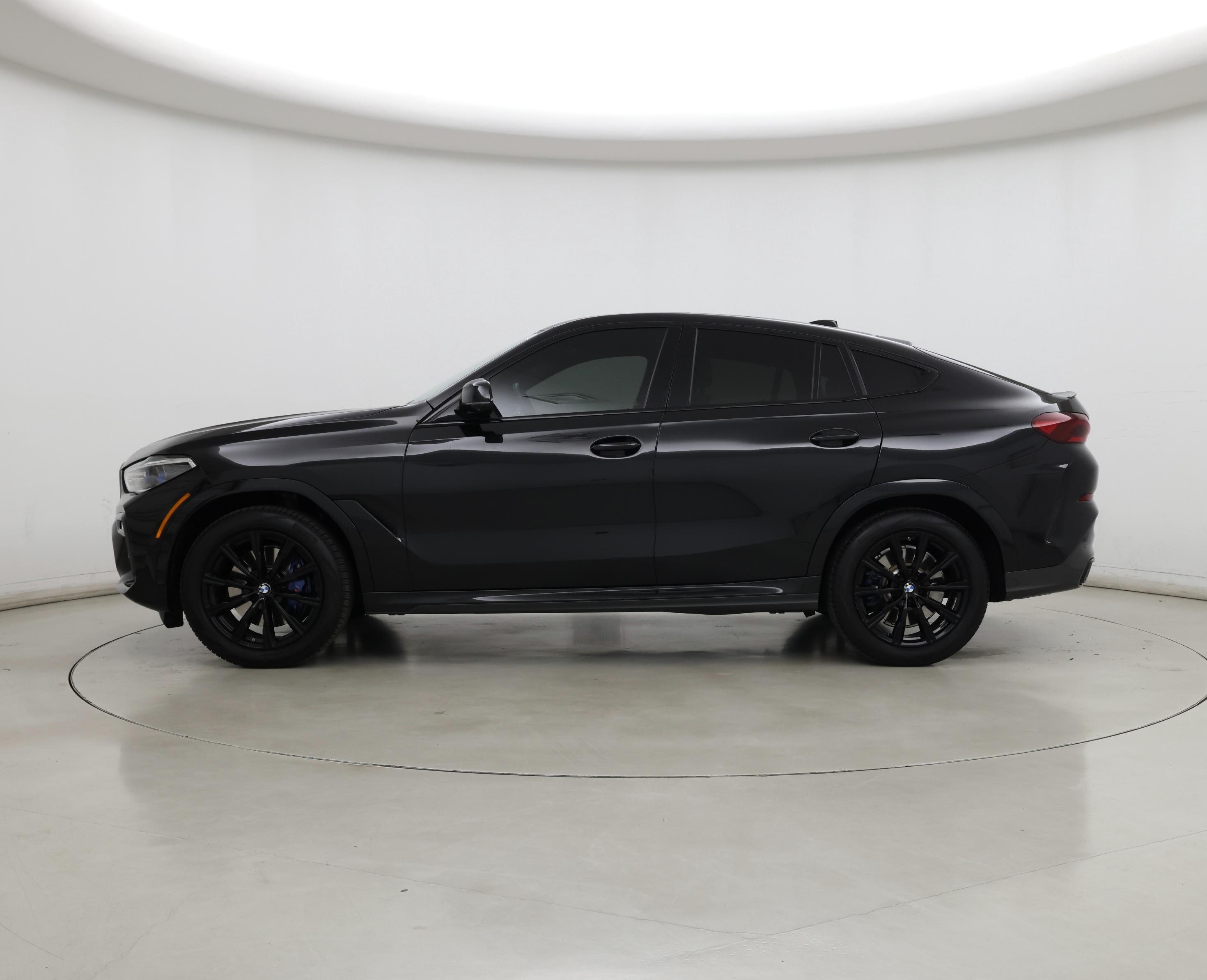 Thumbnail: 2021 BMW X6 - 3